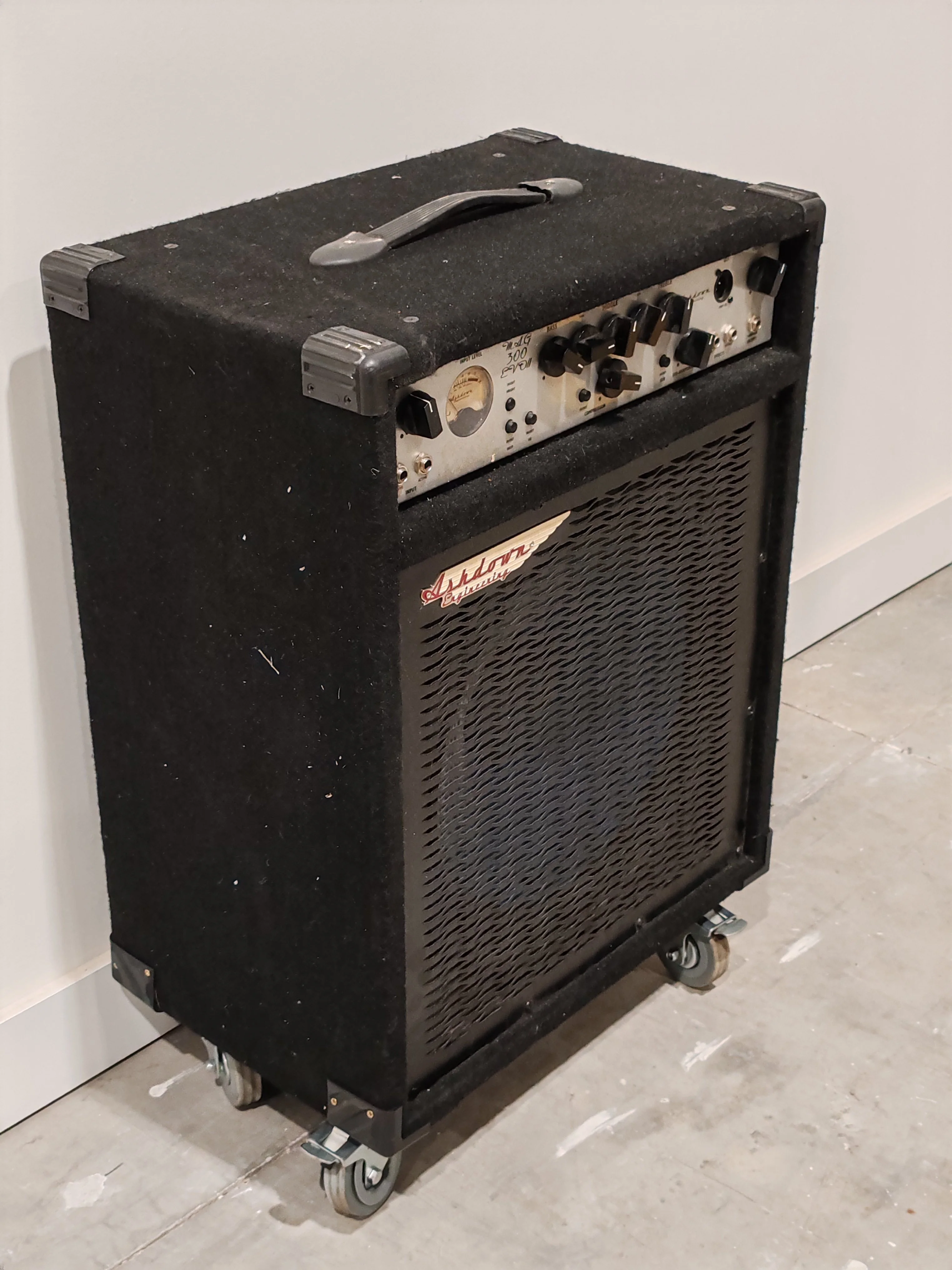 Ashdown Engineering MAG300 Evo II Combo Bass Amp - Image 4