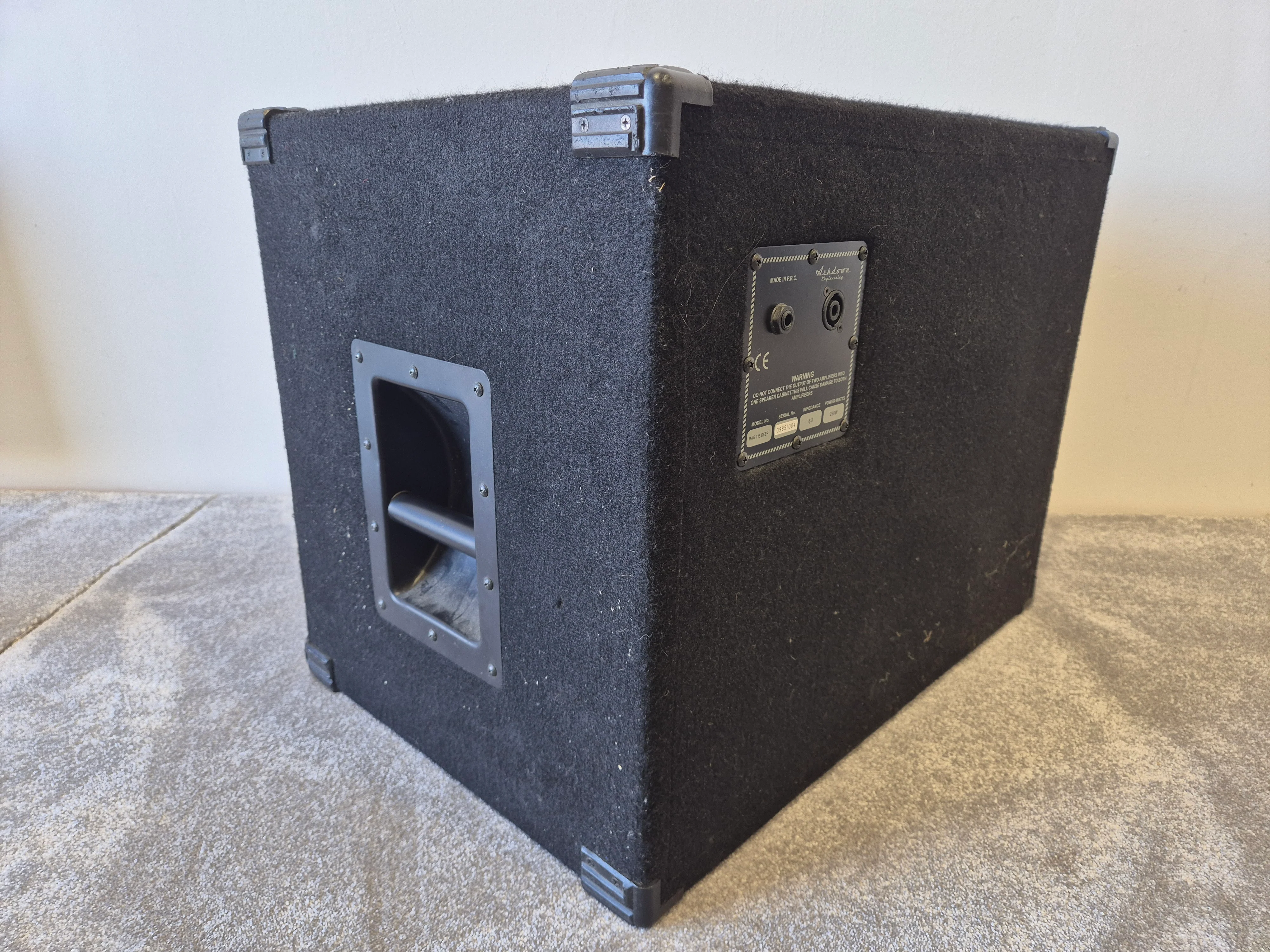 Ashdown Mag 115 Deep - 250 watts 1 x 15" Bass Amplifier Cabinet - Image 8