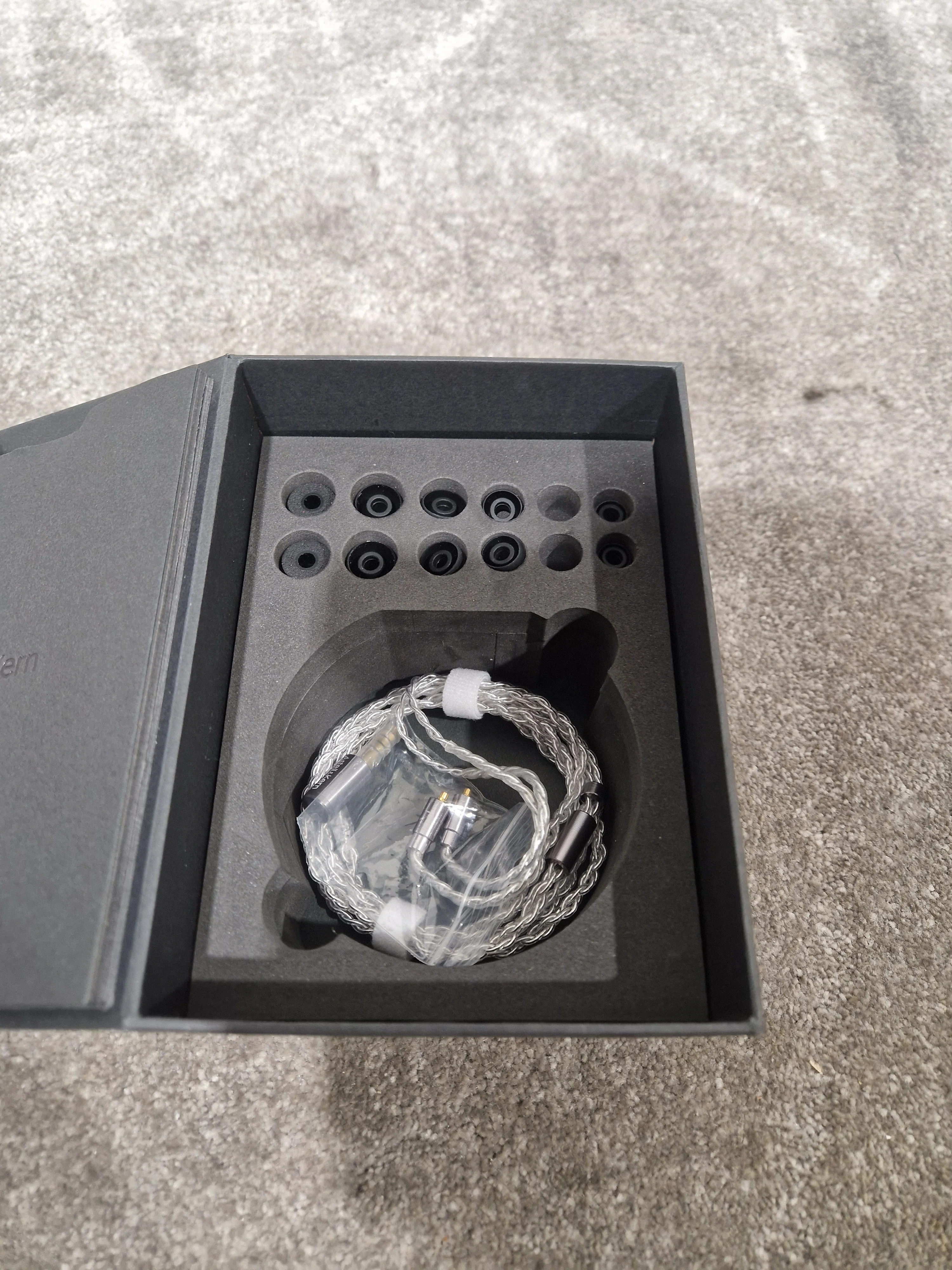 Astell&kern AK ZERO2 In-Ear Monitors - Audiophile Sound - Excellent w/ Original Box & Hard Case - Image 14