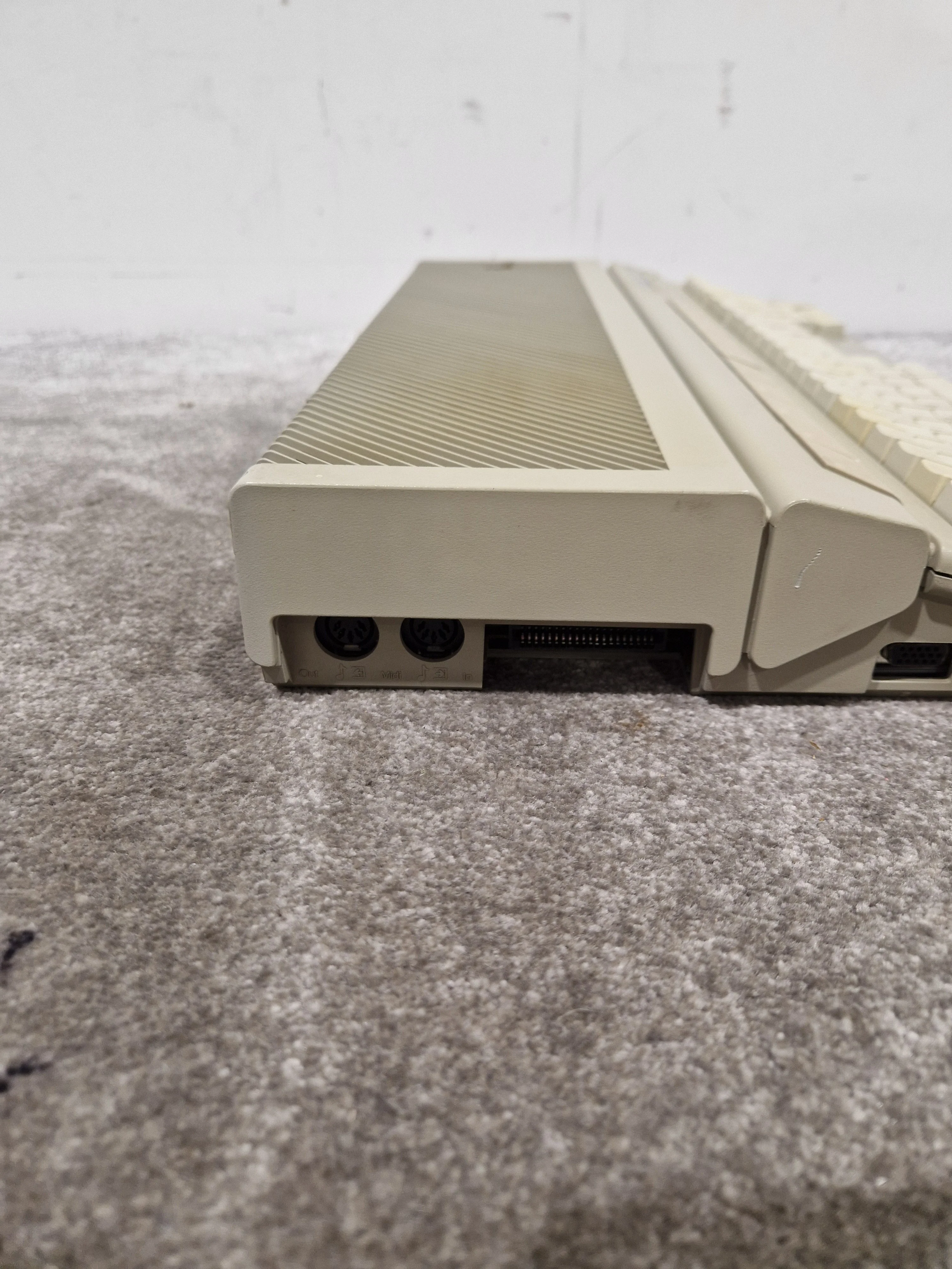 Atari 1040STE - Vintage Home Computer - Spares or Repair - Image 10