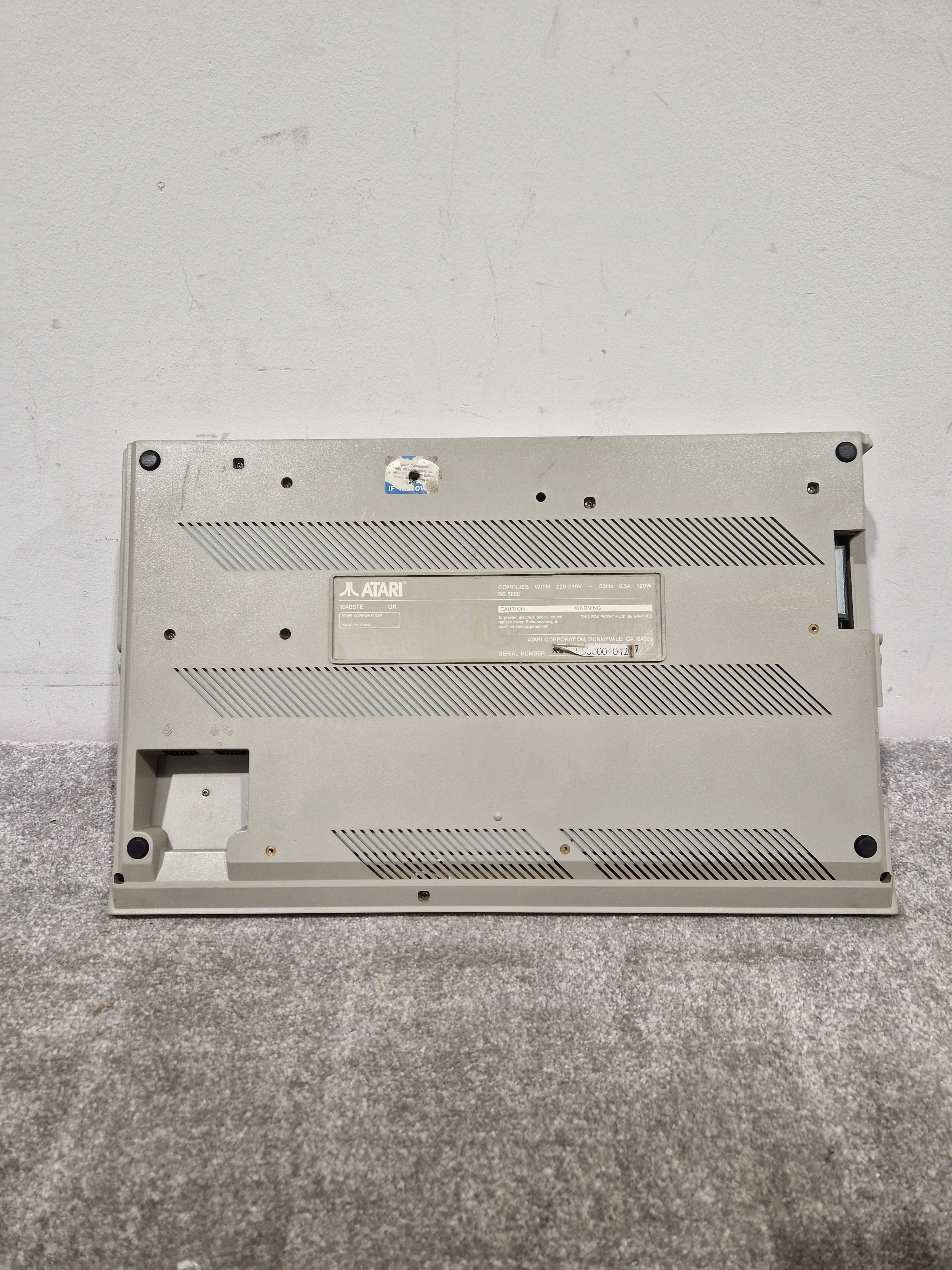Atari 1040STE - Vintage Home Computer - Spares or Repair - Image 14