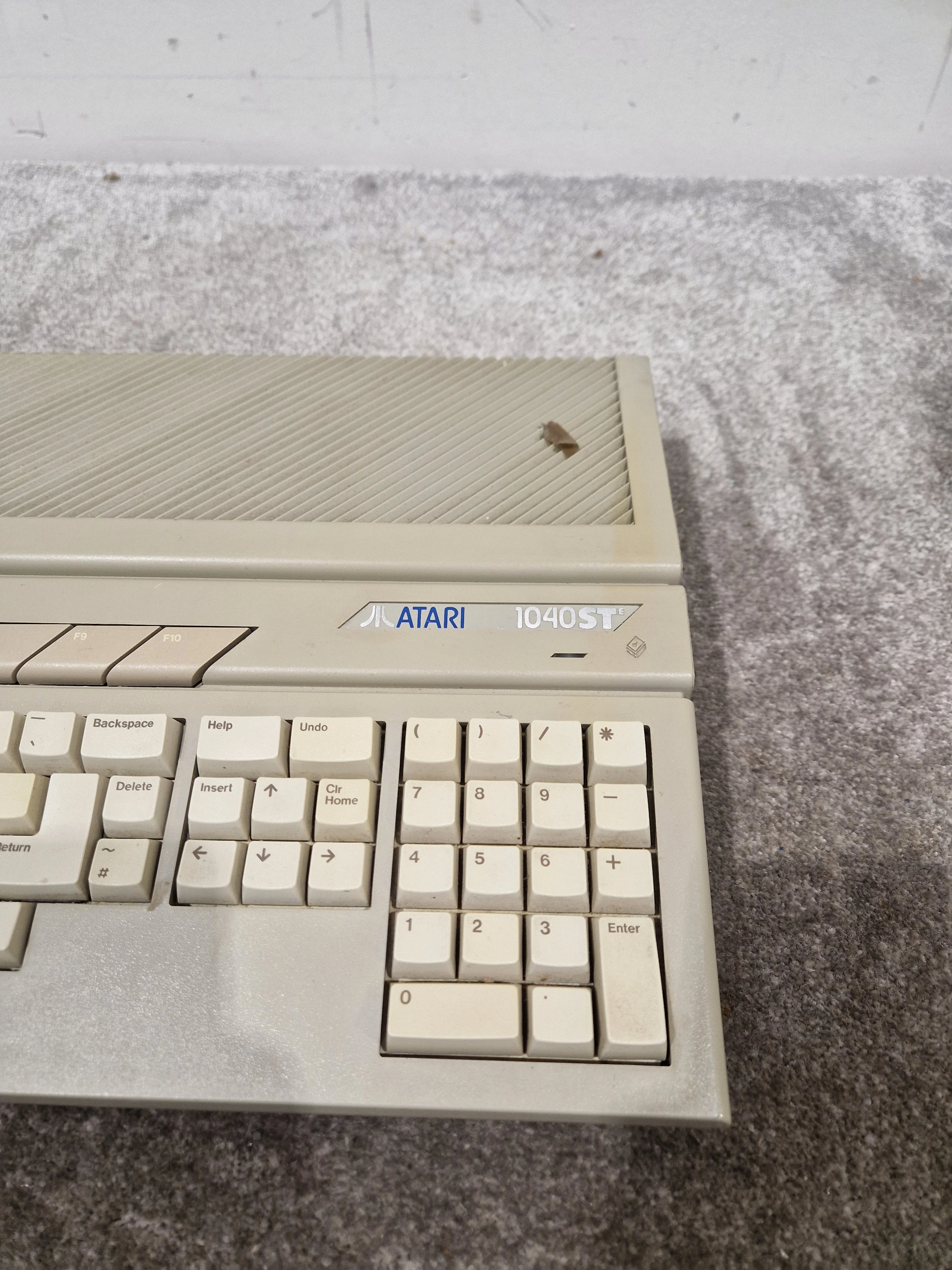 Atari 1040STE - Vintage Home Computer - Spares or Repair - Image 2