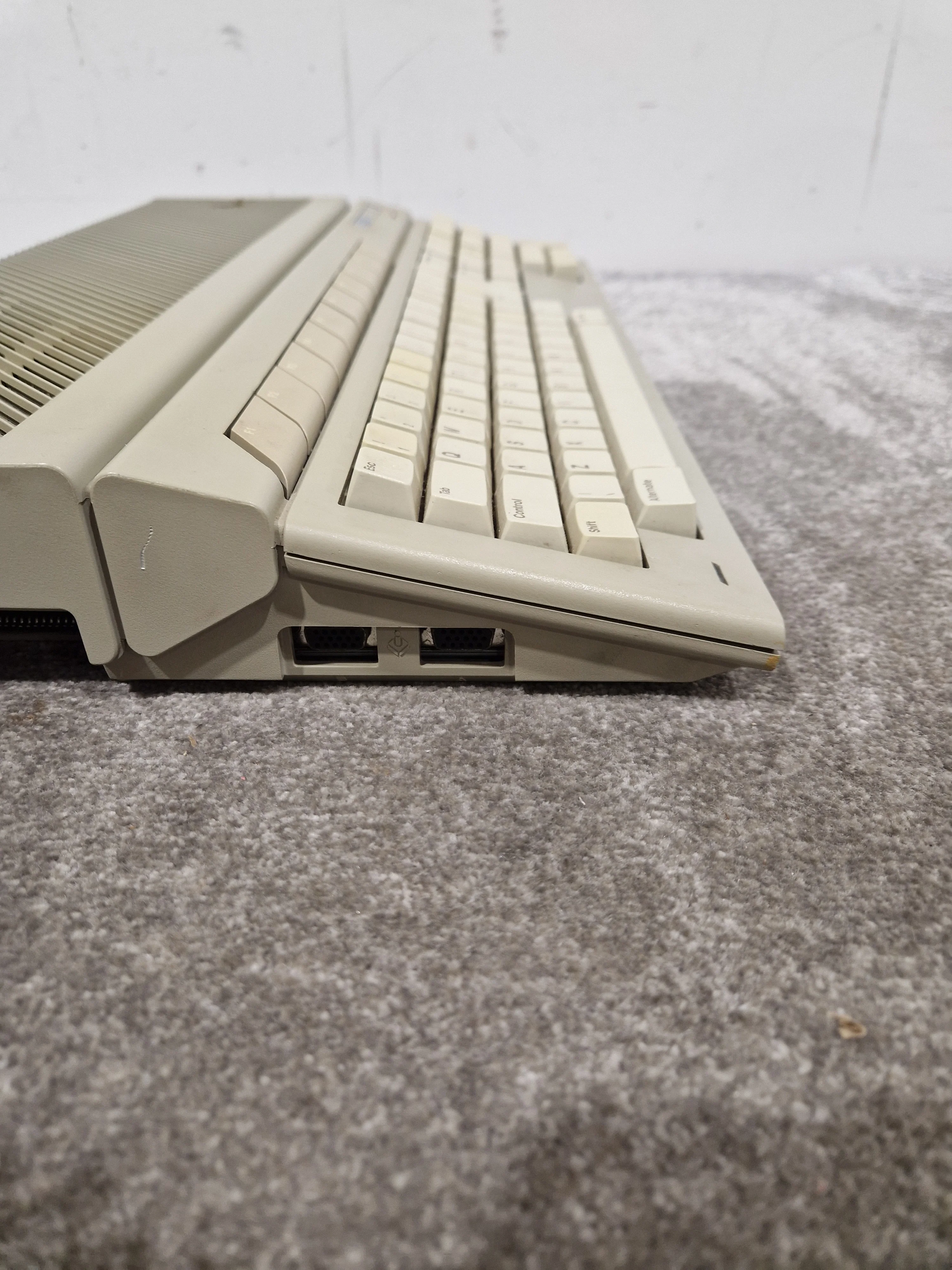 Atari 1040STE - Vintage Home Computer - Spares or Repair - Image 4
