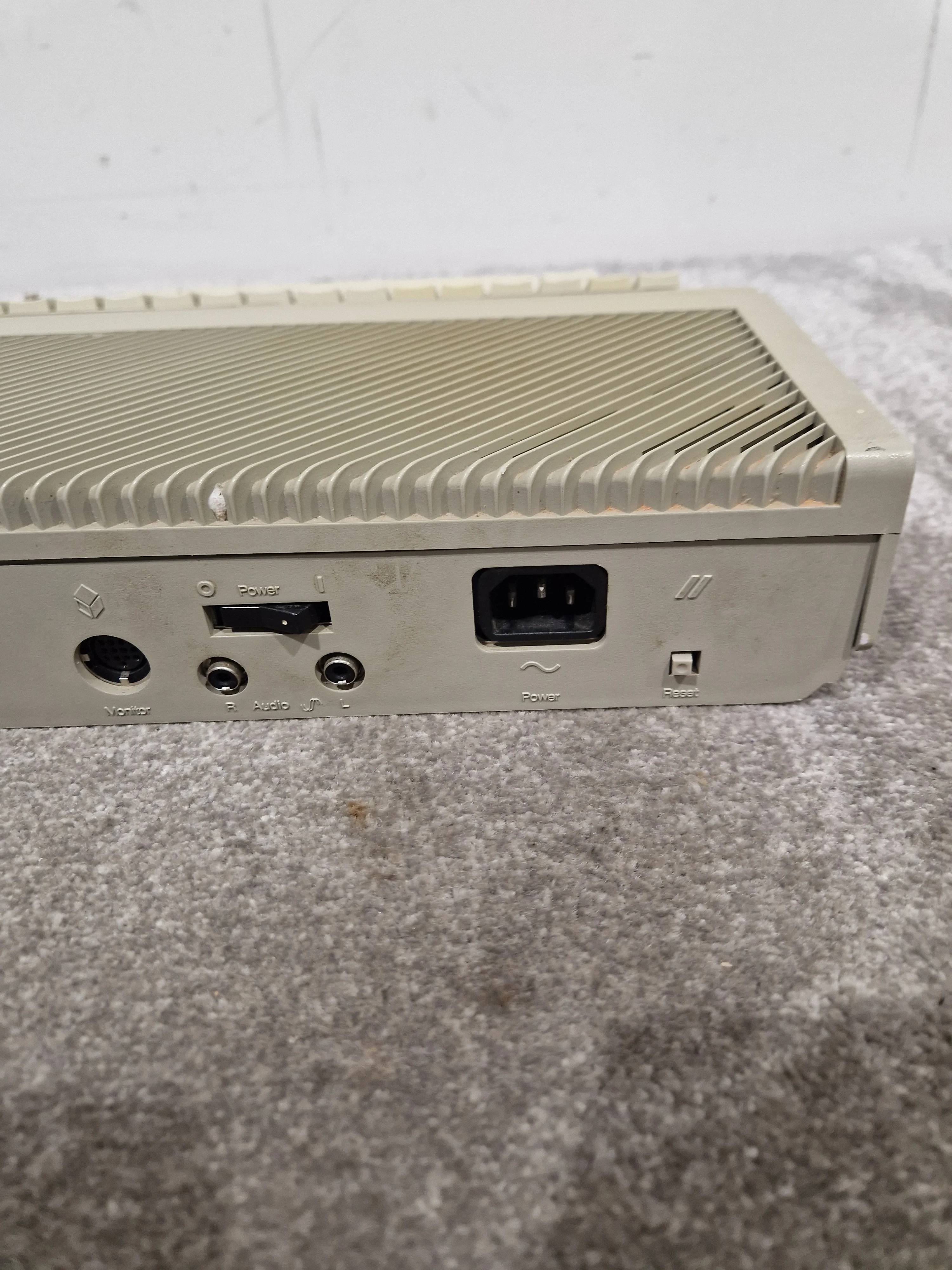 Atari 1040STE - Vintage Home Computer - Spares or Repair - Image 6