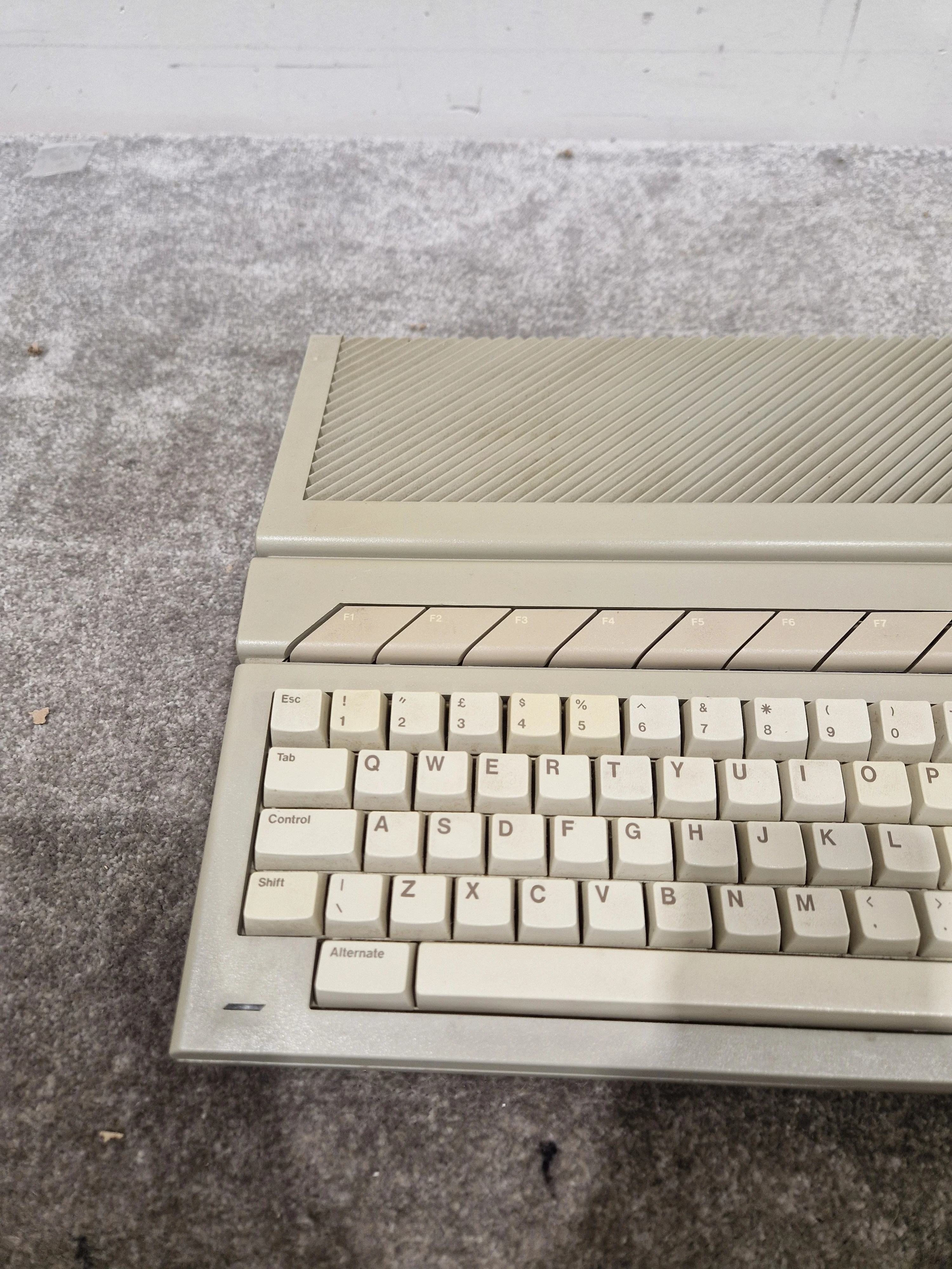Atari 1040STE - Vintage Home Computer - Spares or Repair - Image 8