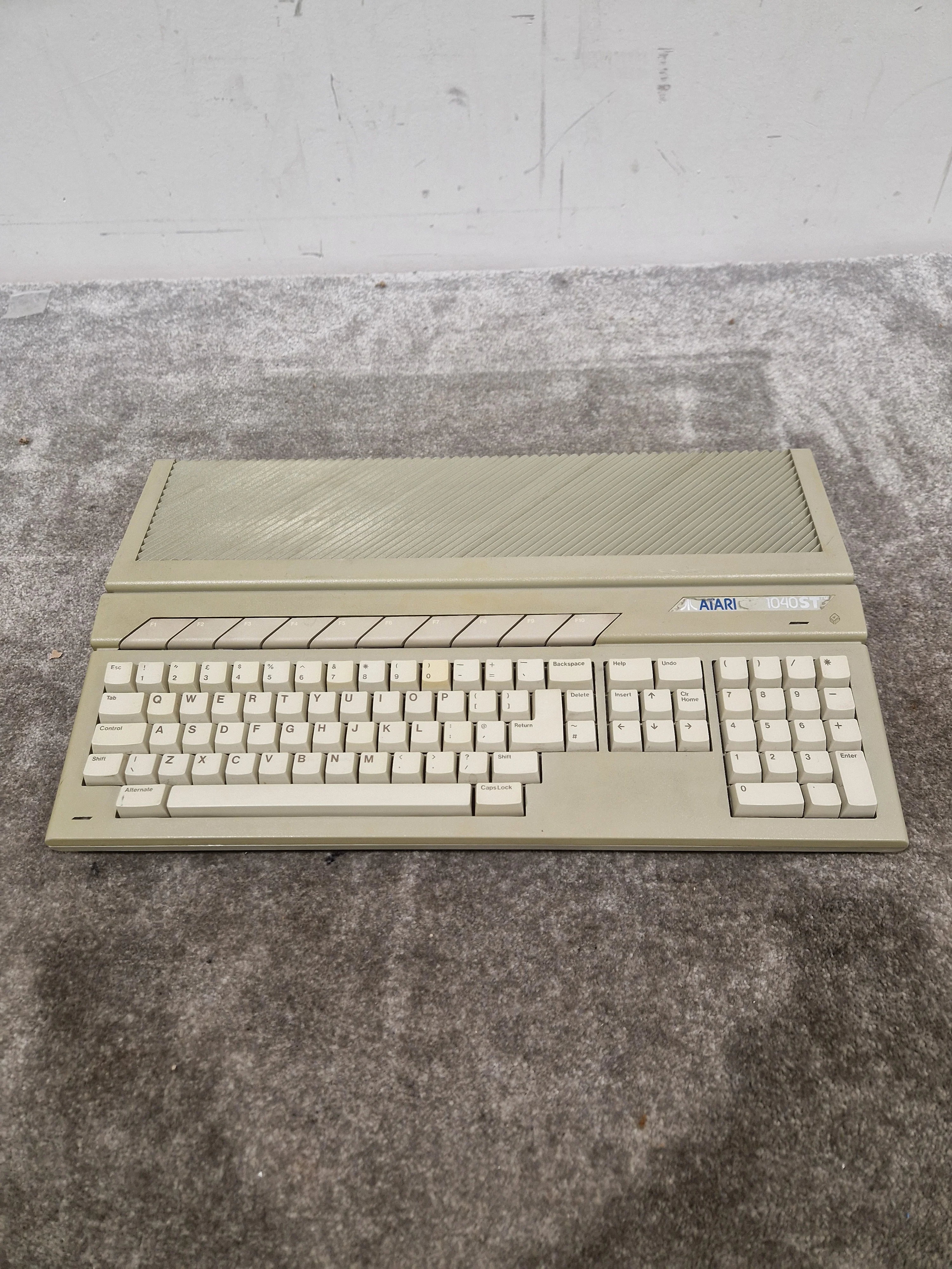 Atari 1040STFM - Classic Home Computer - Spares or Repair