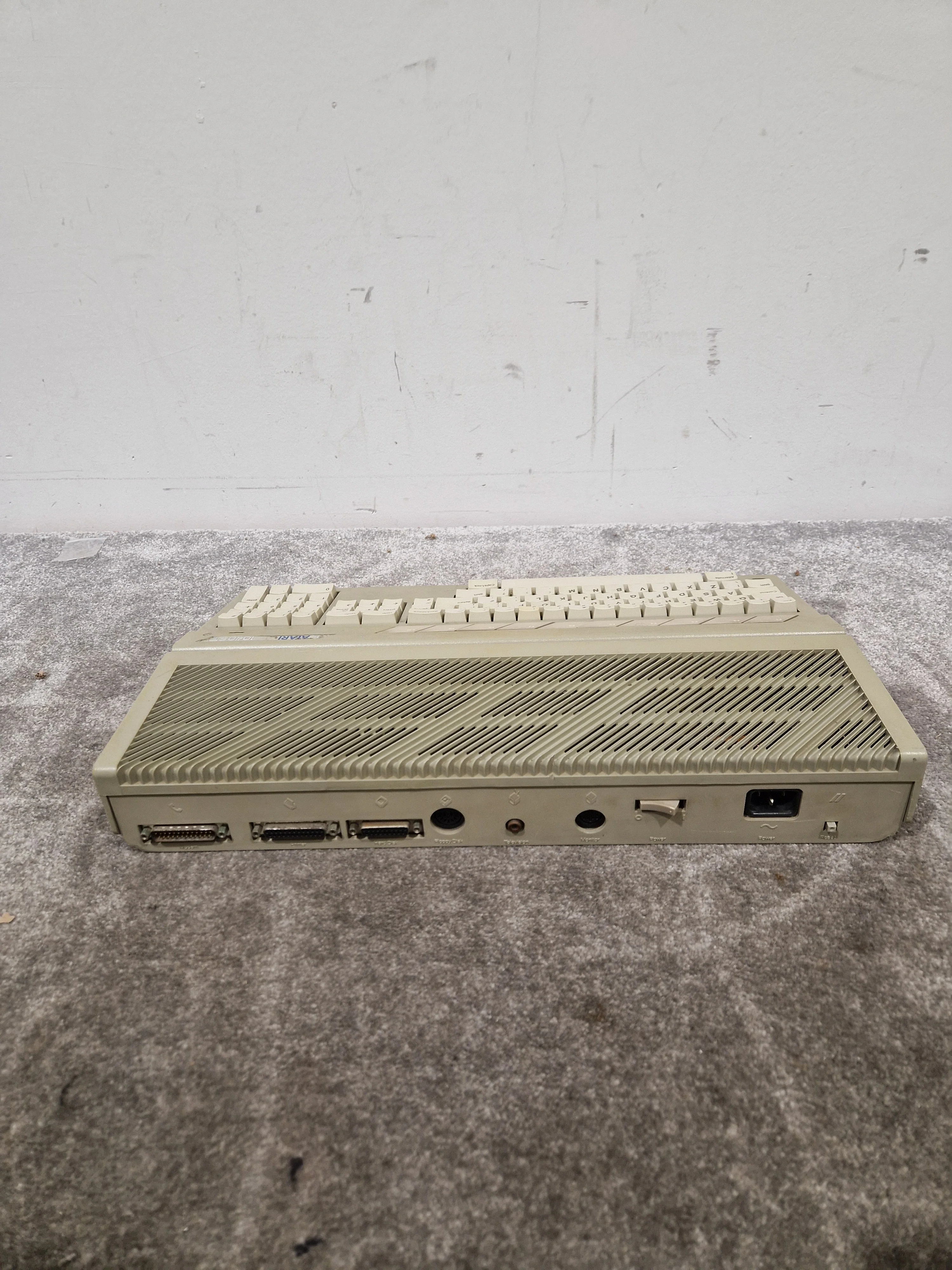 Atari 1040STFM - Classic Home Computer - Spares or Repair - Image 11