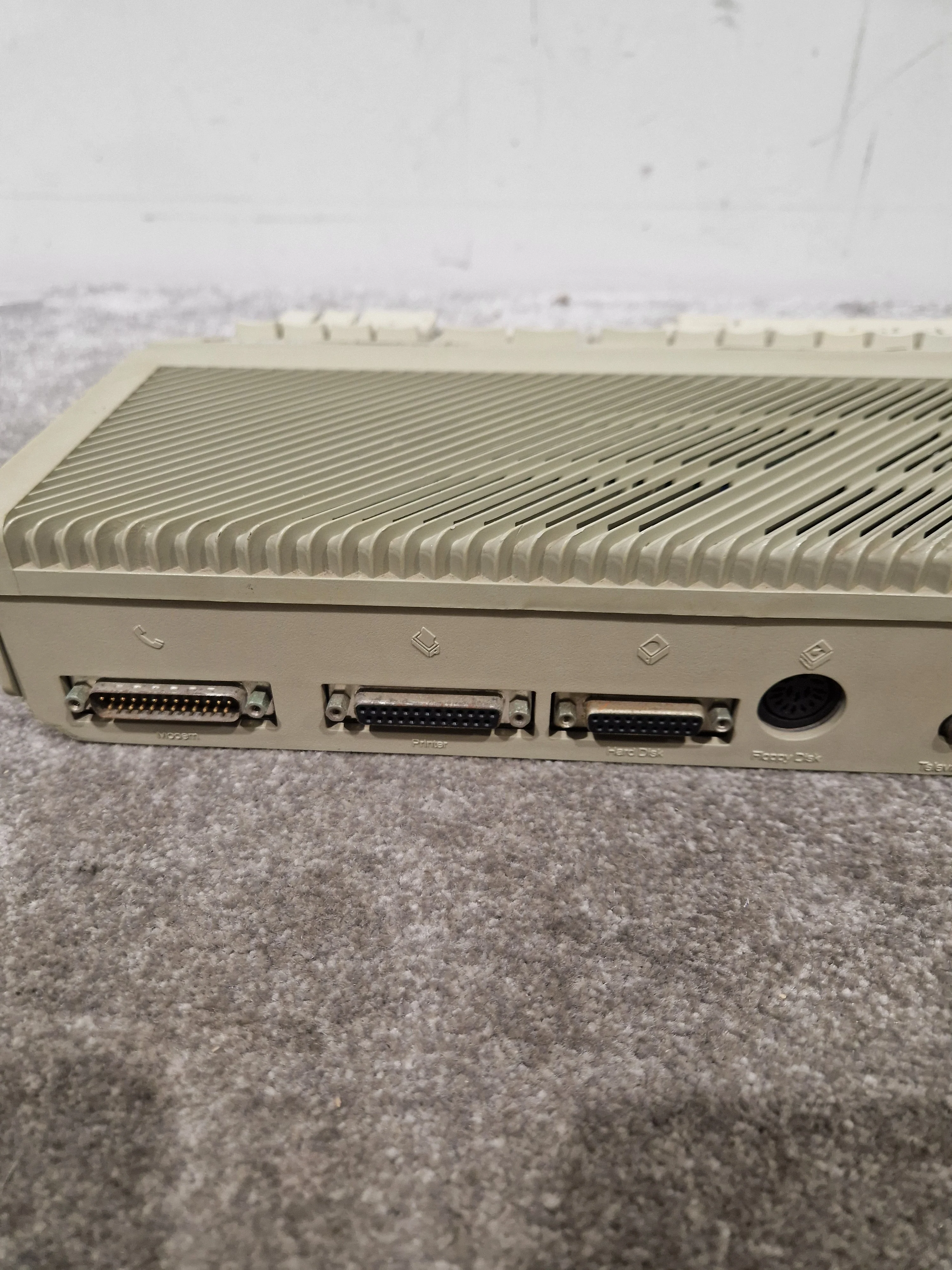 Atari 1040STFM - Classic Home Computer - Spares or Repair - Image 3