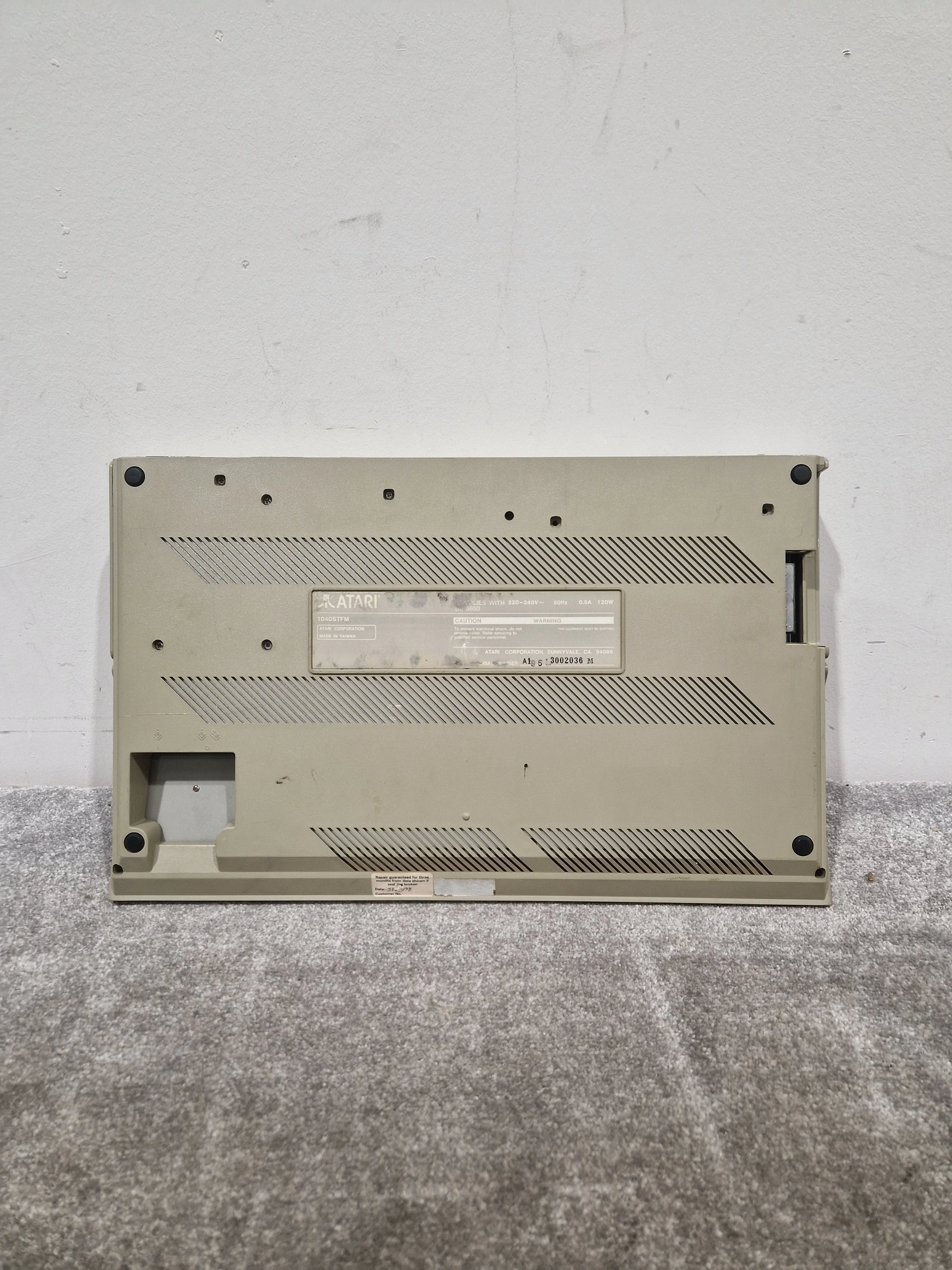 Atari 1040STFM - Classic Home Computer - Spares or Repair - Image 5