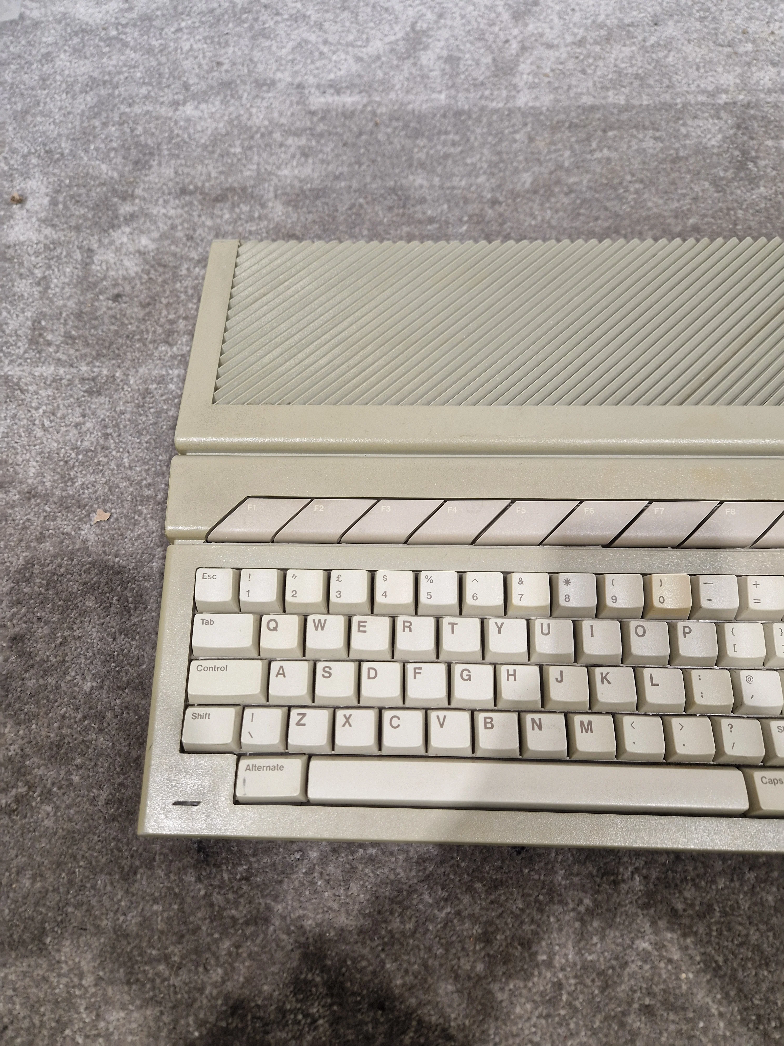 Atari 1040STFM - Classic Home Computer - Spares or Repair - Image 8