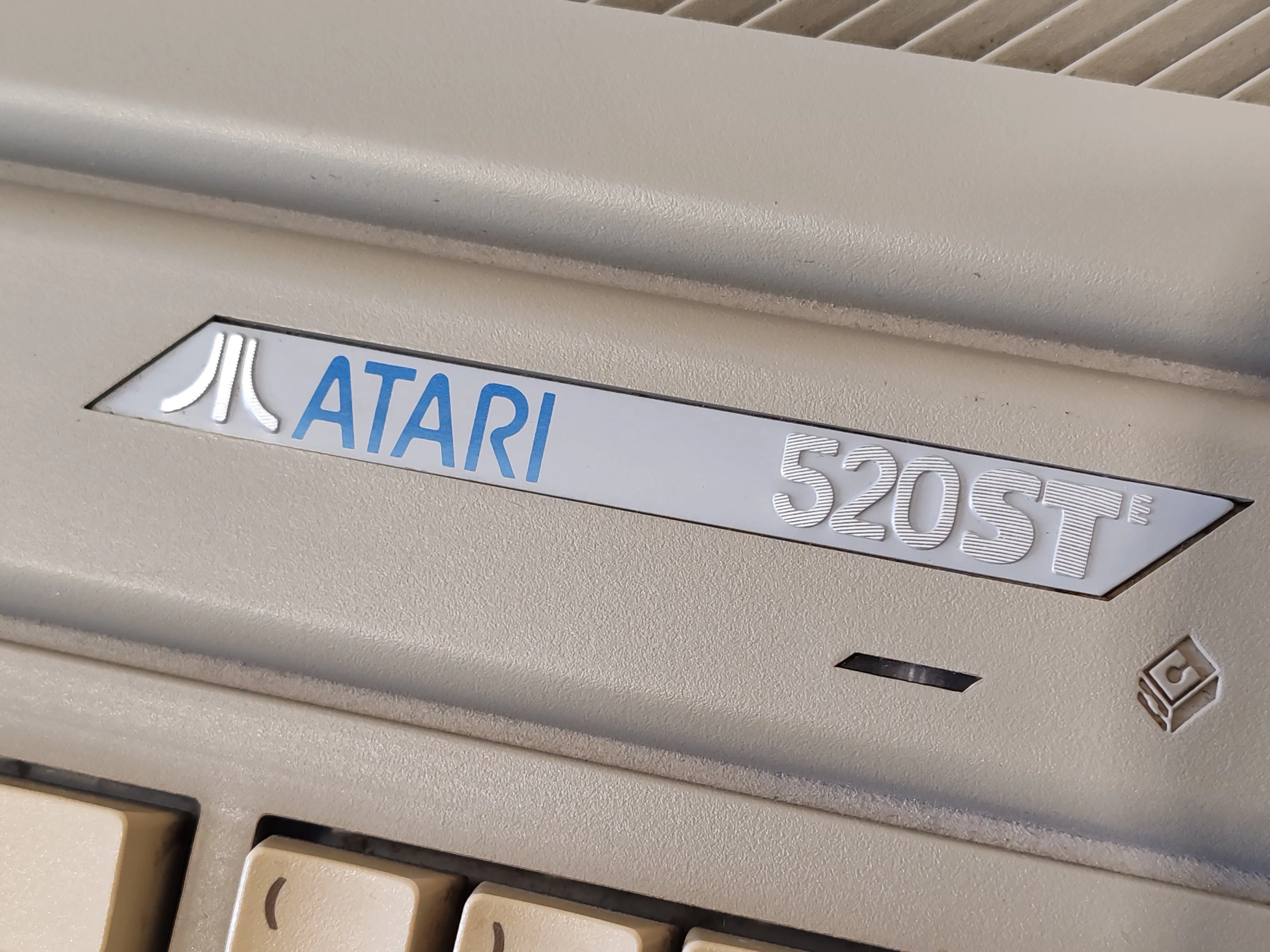 Atari 520 STE Music Production System w/ SM124 Monitor, 80MB Hard Drive, Mouse, Disks - Image 8
