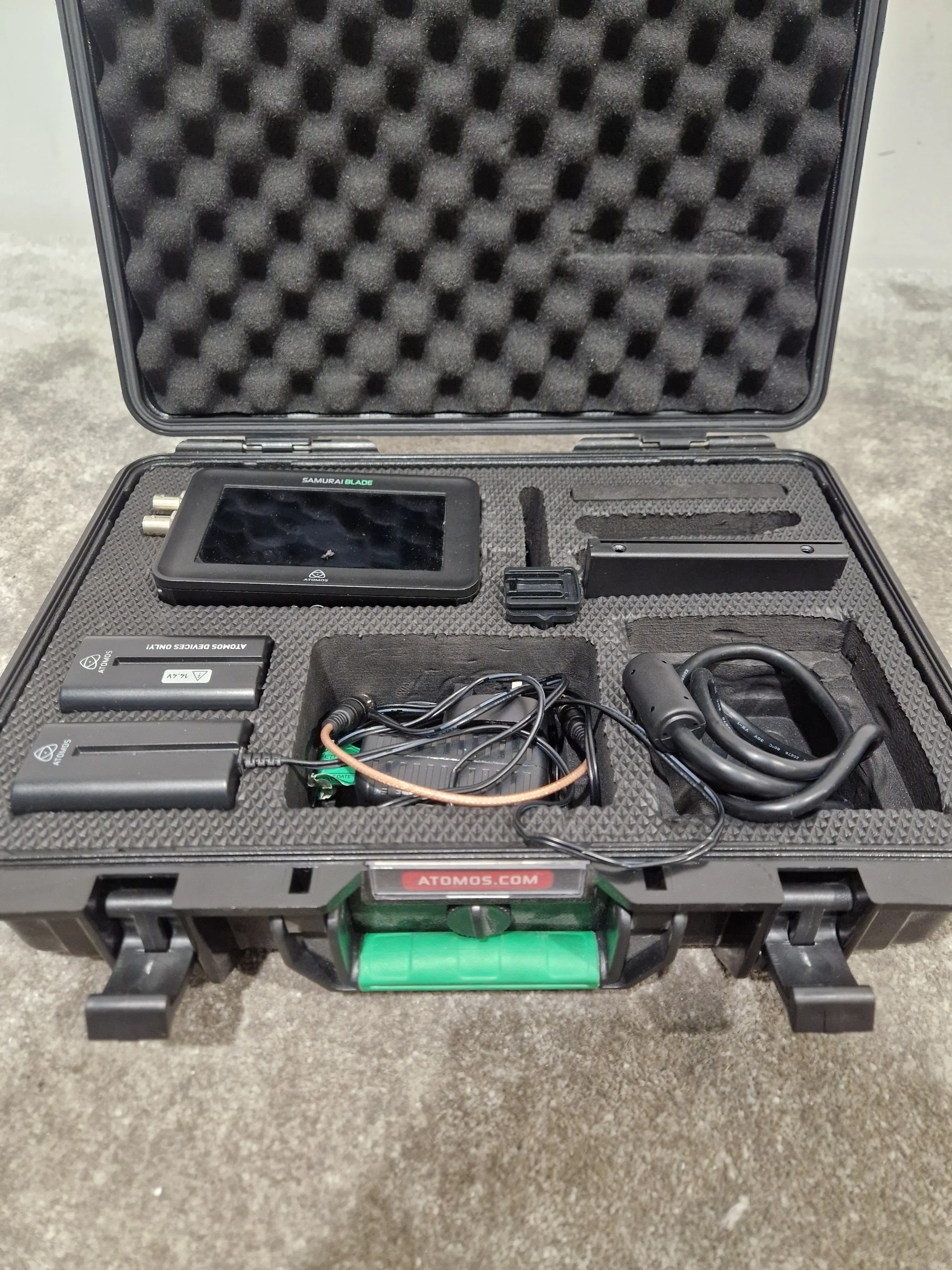 Atomos Samurai Blade – Monitor - Excellent w/ Hard Case - Image 7