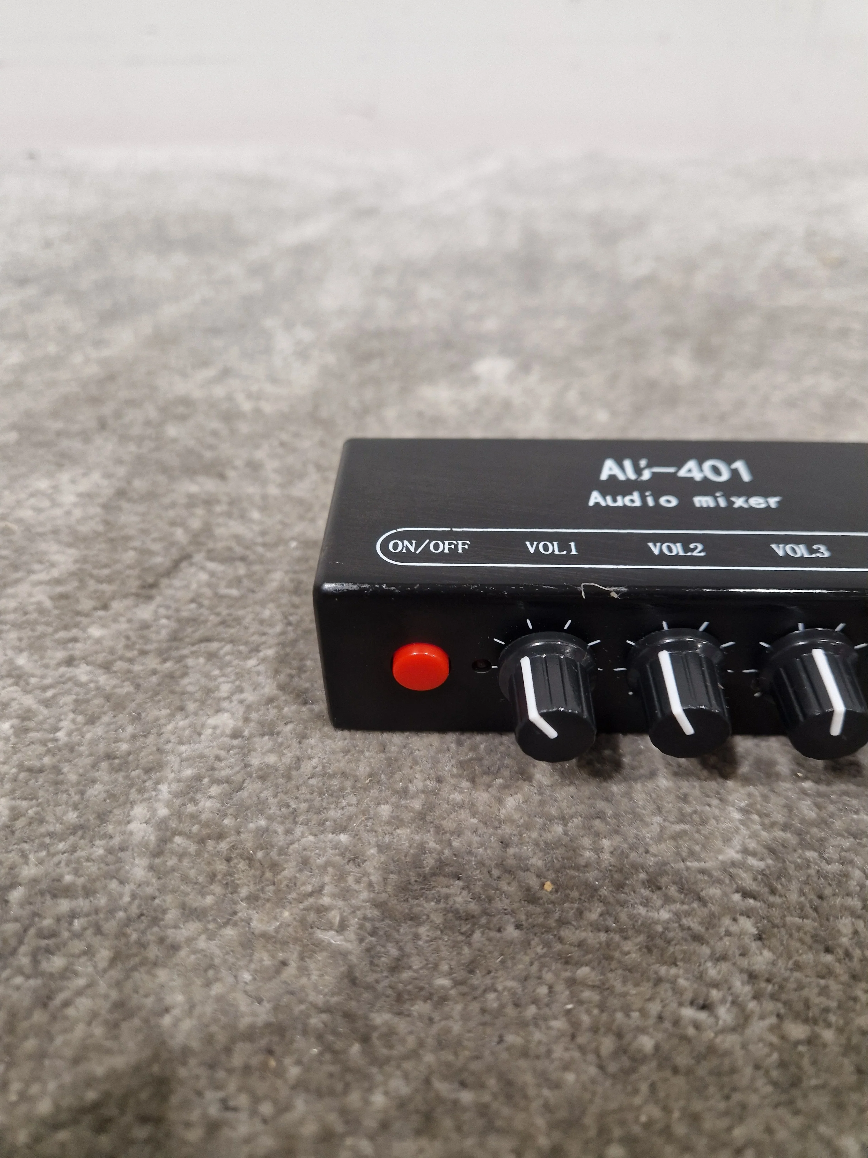 AU-401 - 4-Channel Audio Mixer - Black - Good - Image 2