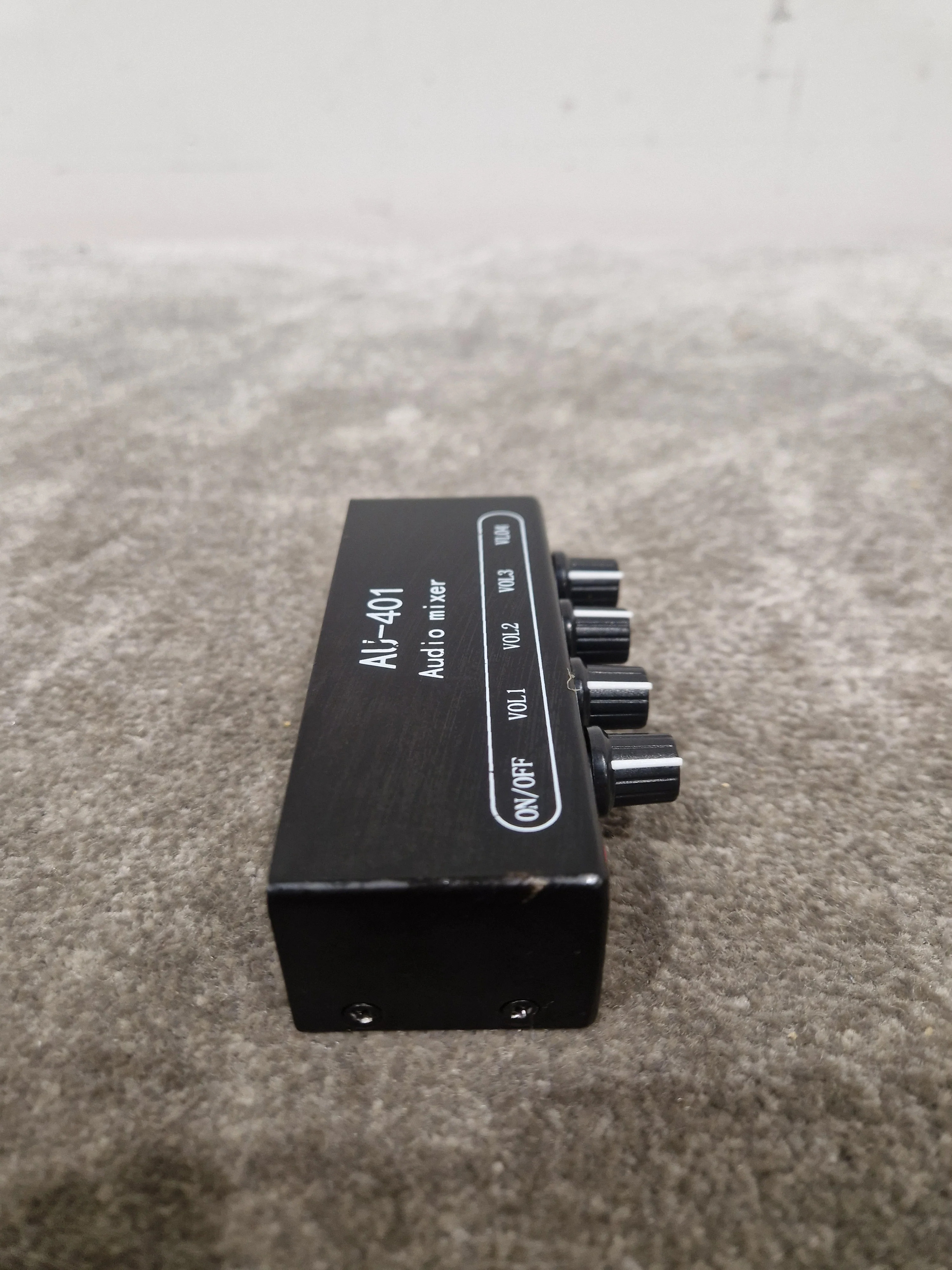 AU-401 - 4-Channel Audio Mixer - Black - Good - Image 3