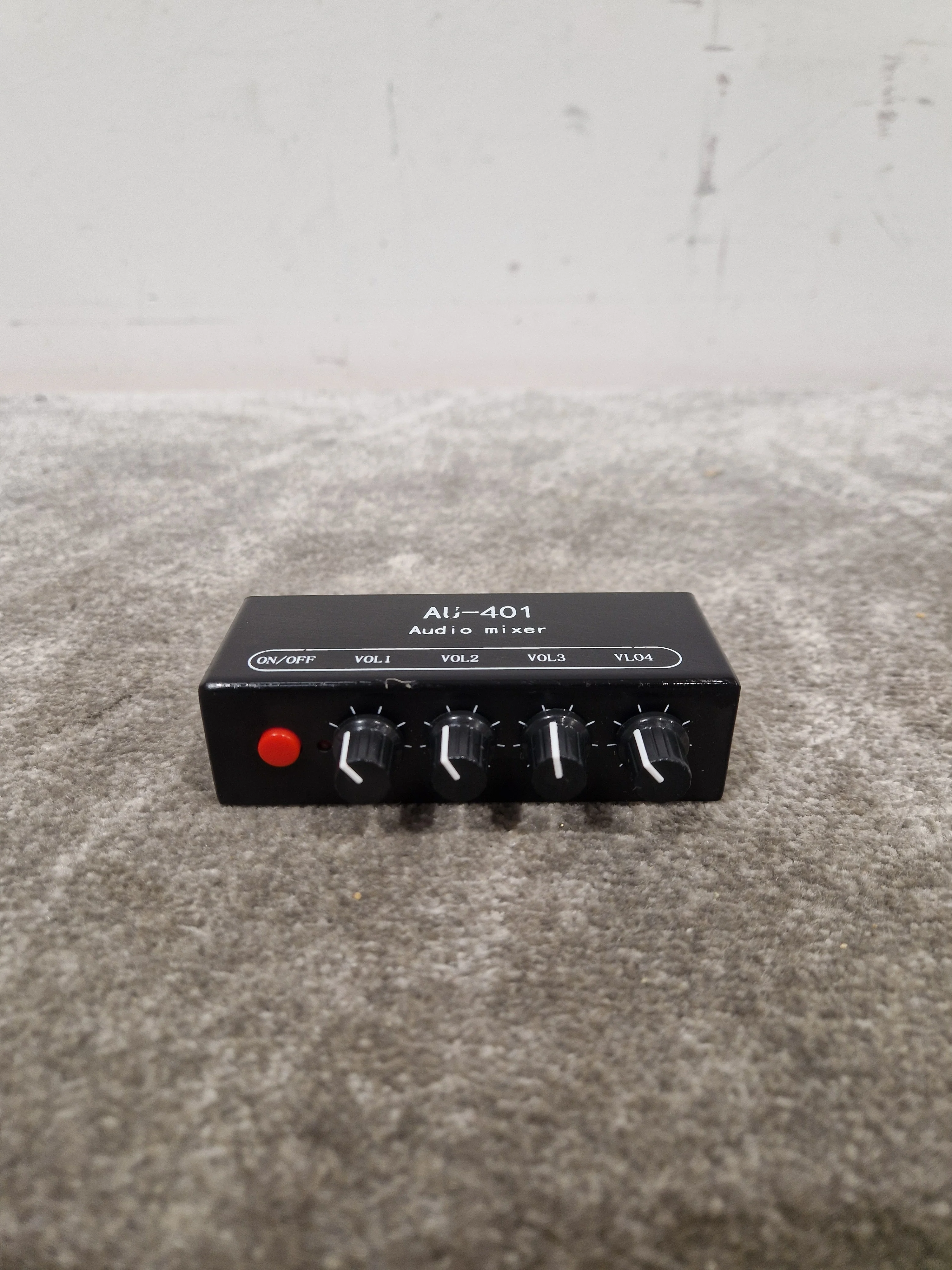 AU-401 - 4-Channel Audio Mixer - Black - Good - Image 6