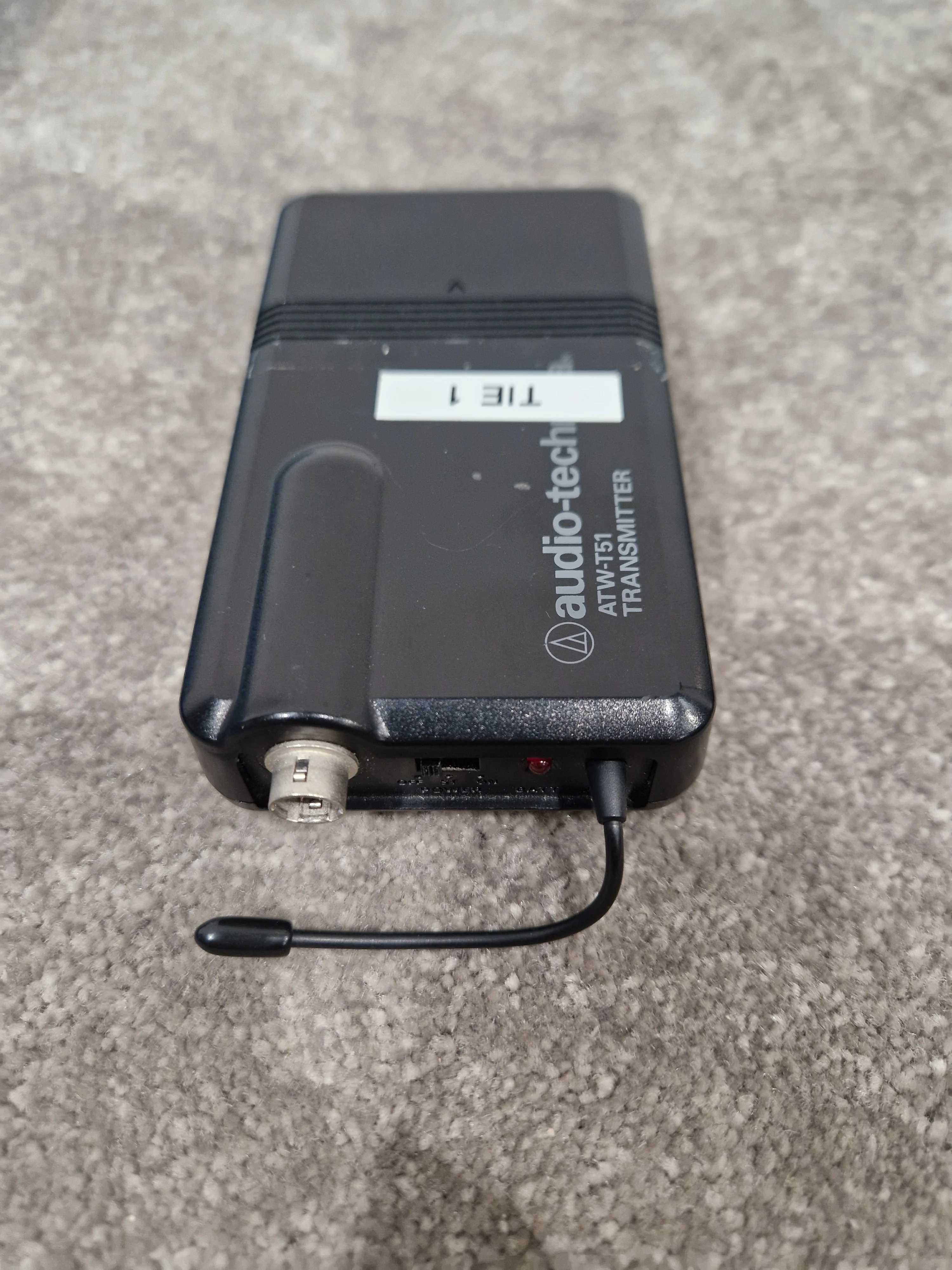 Audio-Technica ATW-R09 and ATW-T51 - Wireless Microphone System, High Fidelity - Very Good w/ Power Supply & Hard Case - Image 5