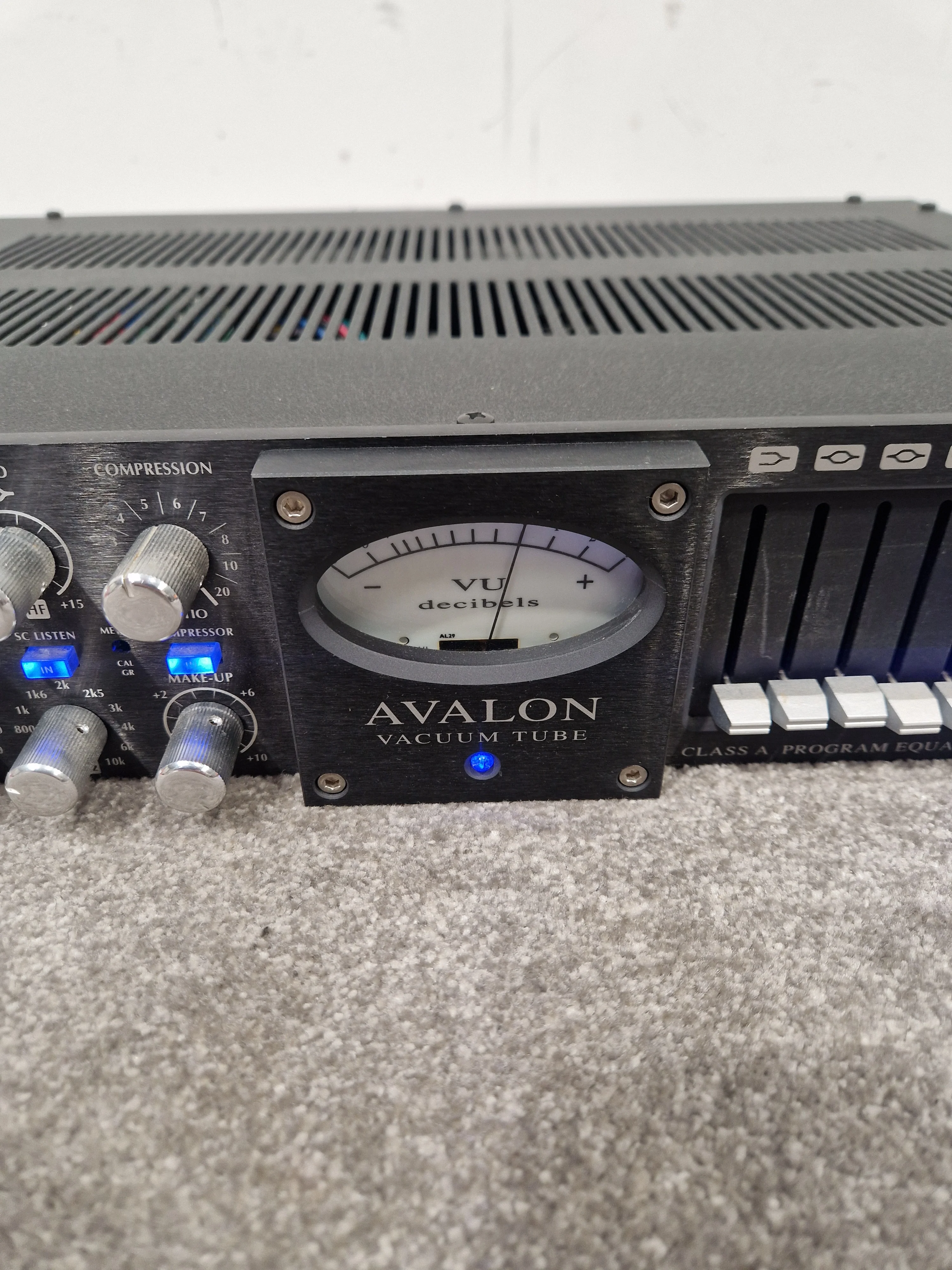 Avalon VT-747SP – Stereo Opto-Compressor & EQ – Excellent w/ Box & PSU - Image 5