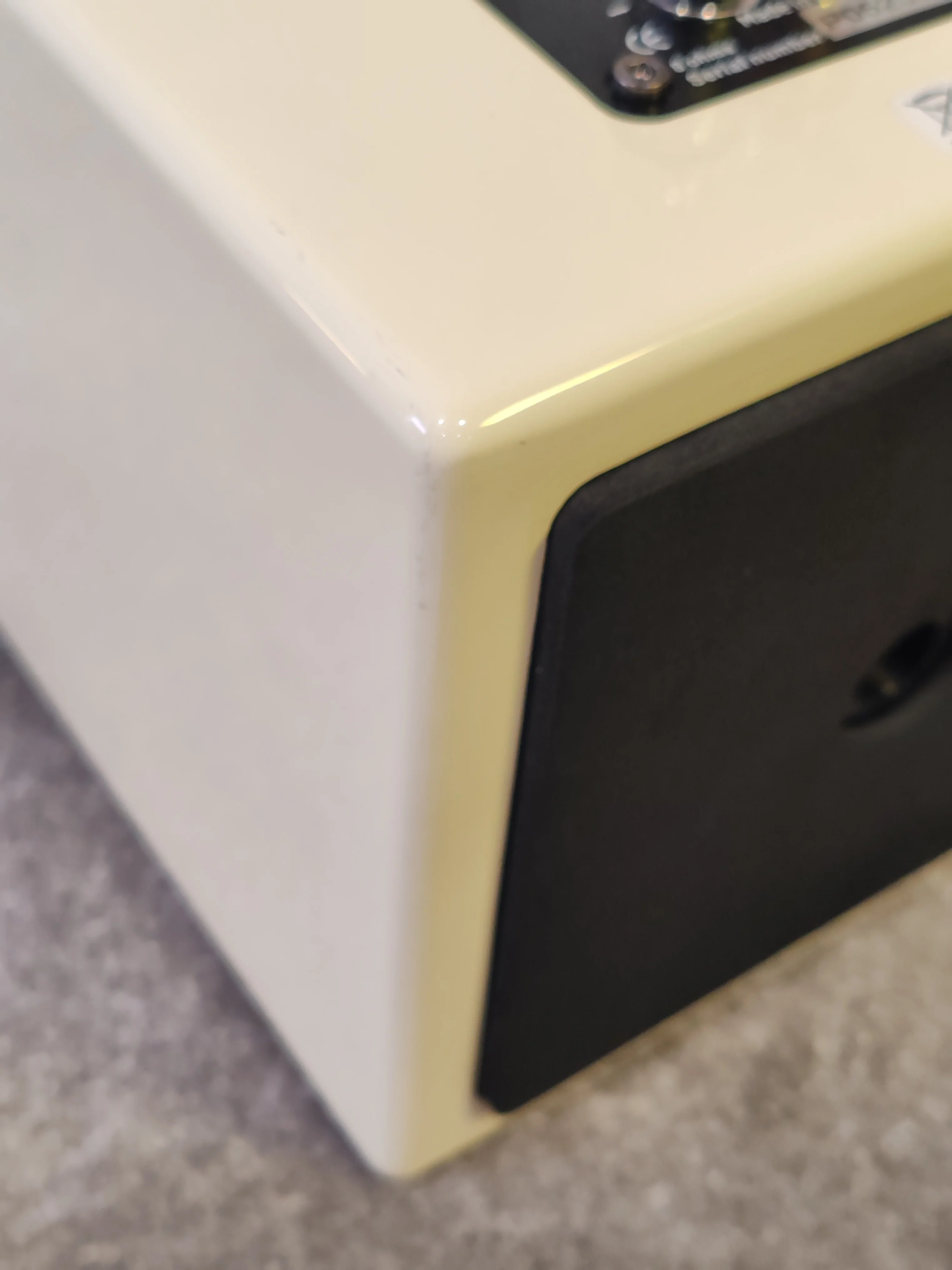 Avantone MixCube Pair of Speakers  - Full-Range Audio, Passive - Very Good - Image 4