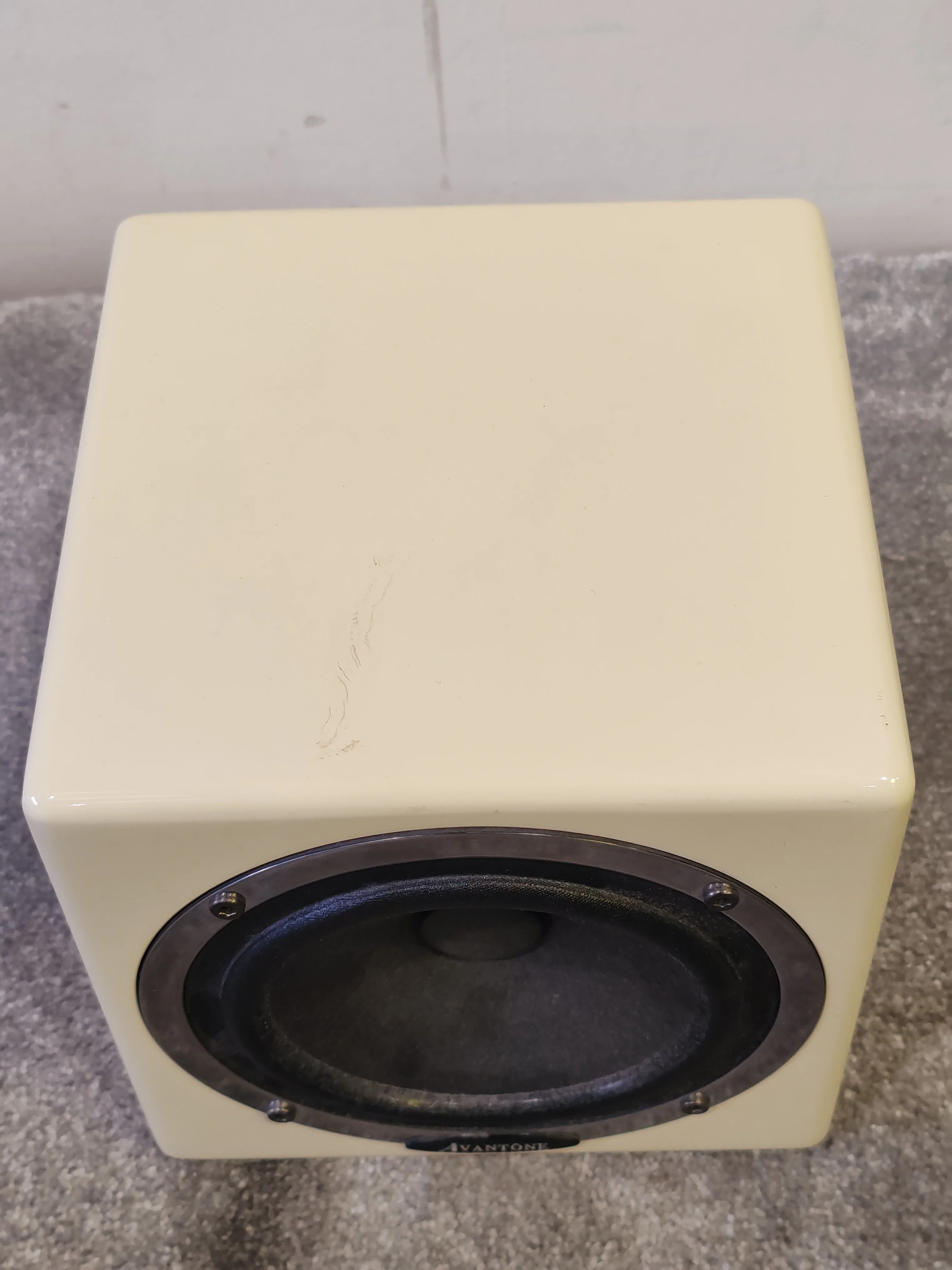 Avantone MixCube Pair of Speakers  - Full-Range Audio, Passive - Very Good - Image 5