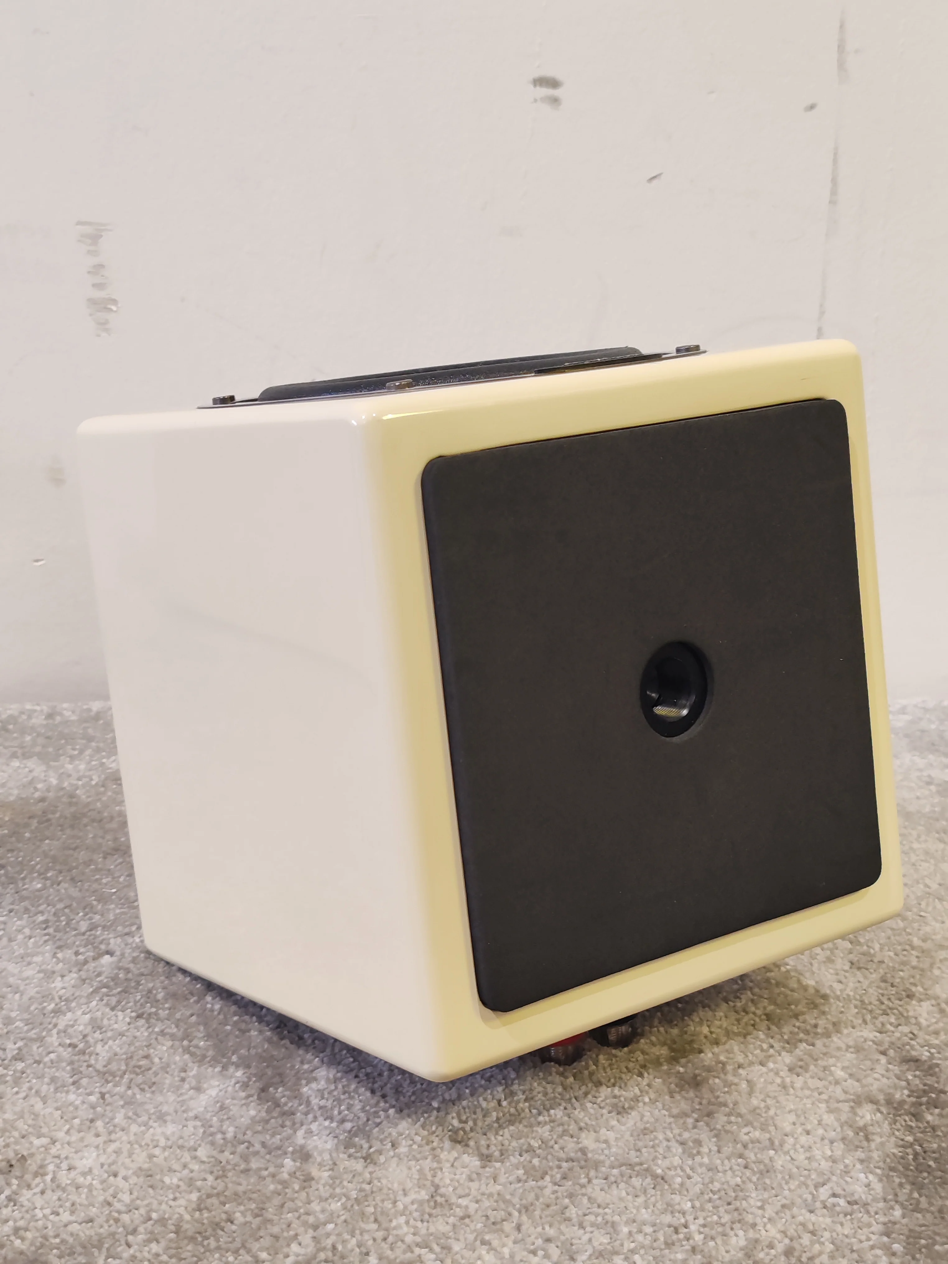 Avantone MixCube Pair of Speakers  - Full-Range Audio, Passive - Very Good - Image 7