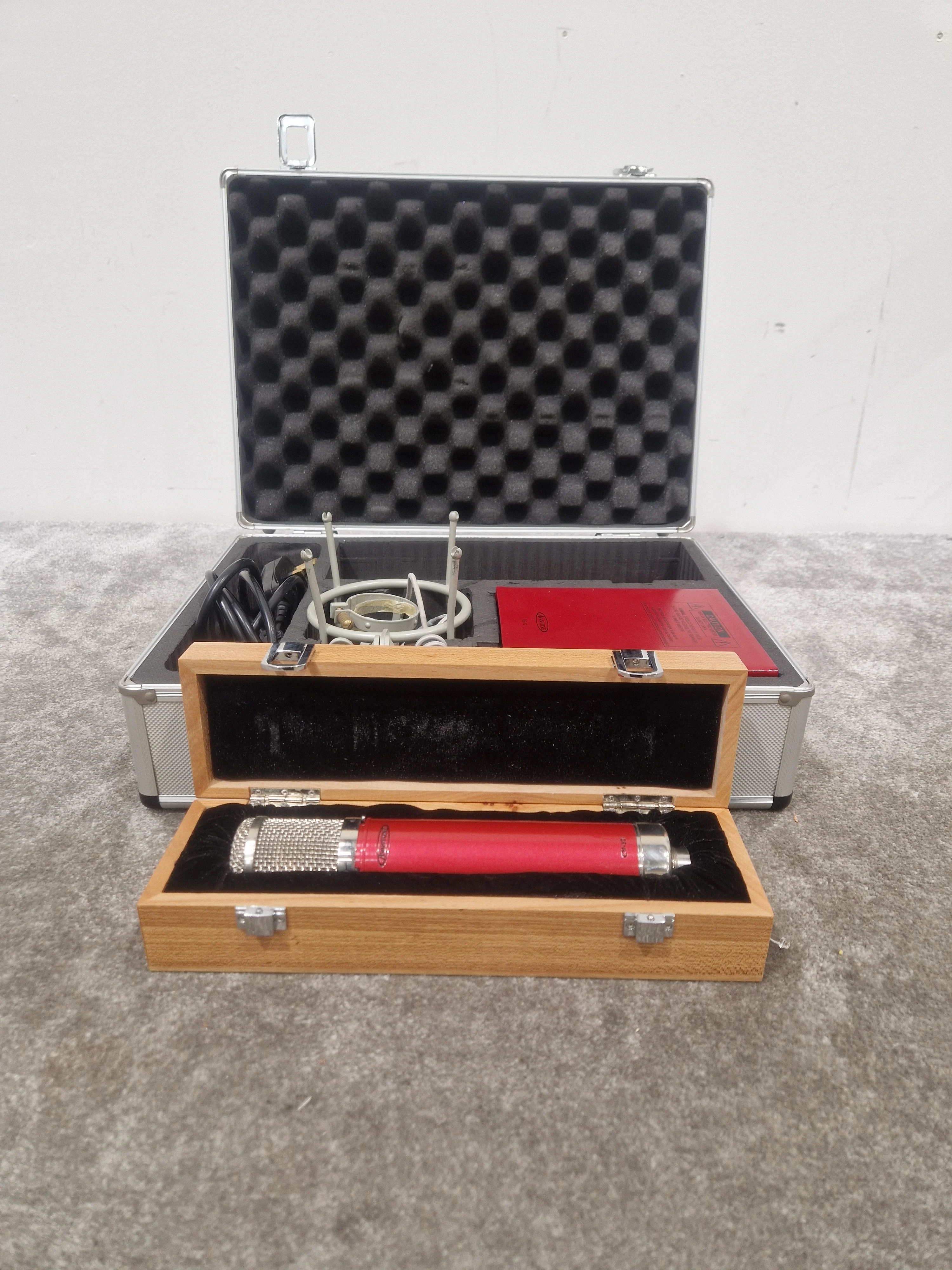 Avantone PS12 And CV-12 - Studio Condenser Microphone - Excellent w/ Hard Case & Microphone Hard case - Image 8