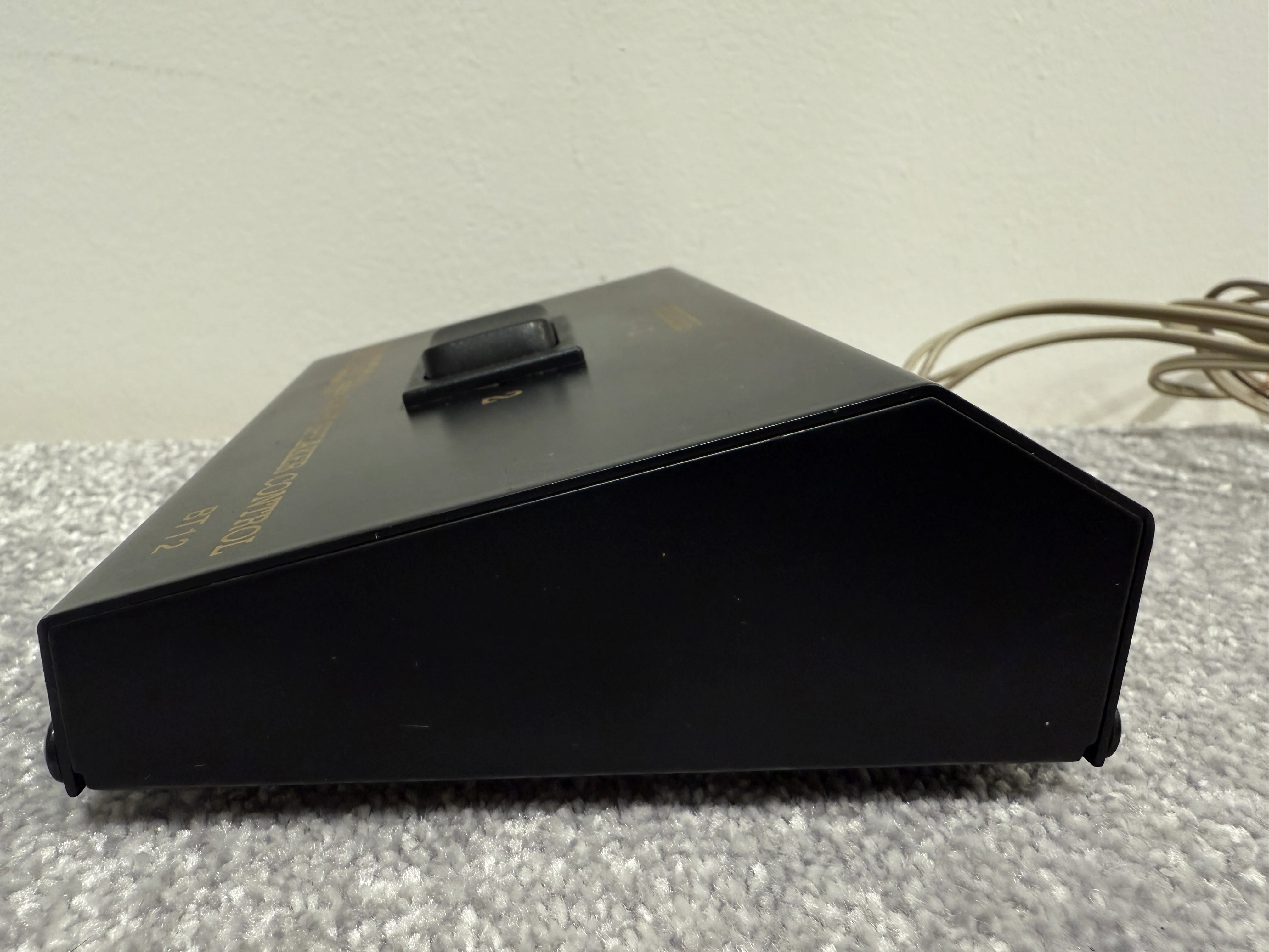 B-Tech Vintage 2-Way Speaker Control - BT12 - Hi-Fi - Image 3
