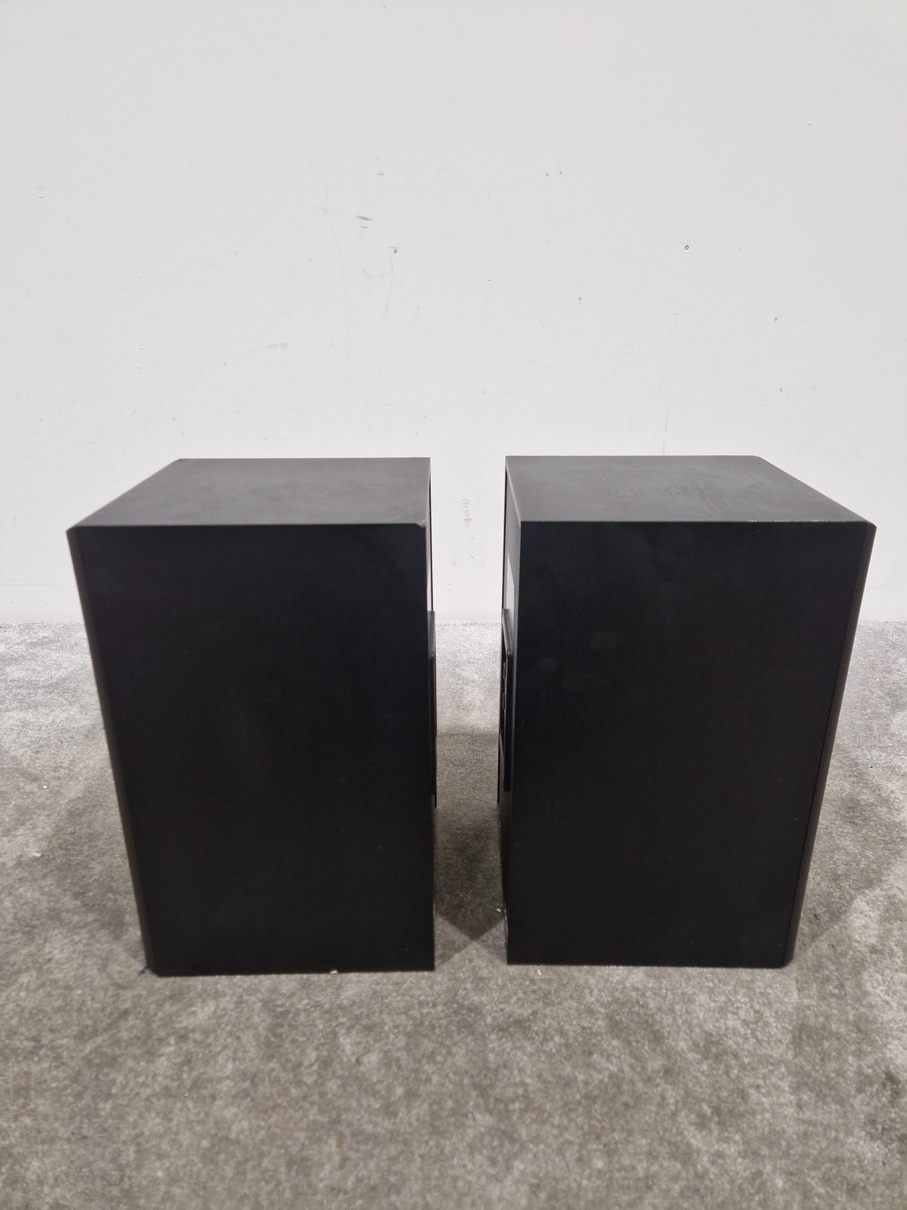 B&W DM601 Pair Speakers - Bookshelf Design - Excellent w/ Original Box - Image 2