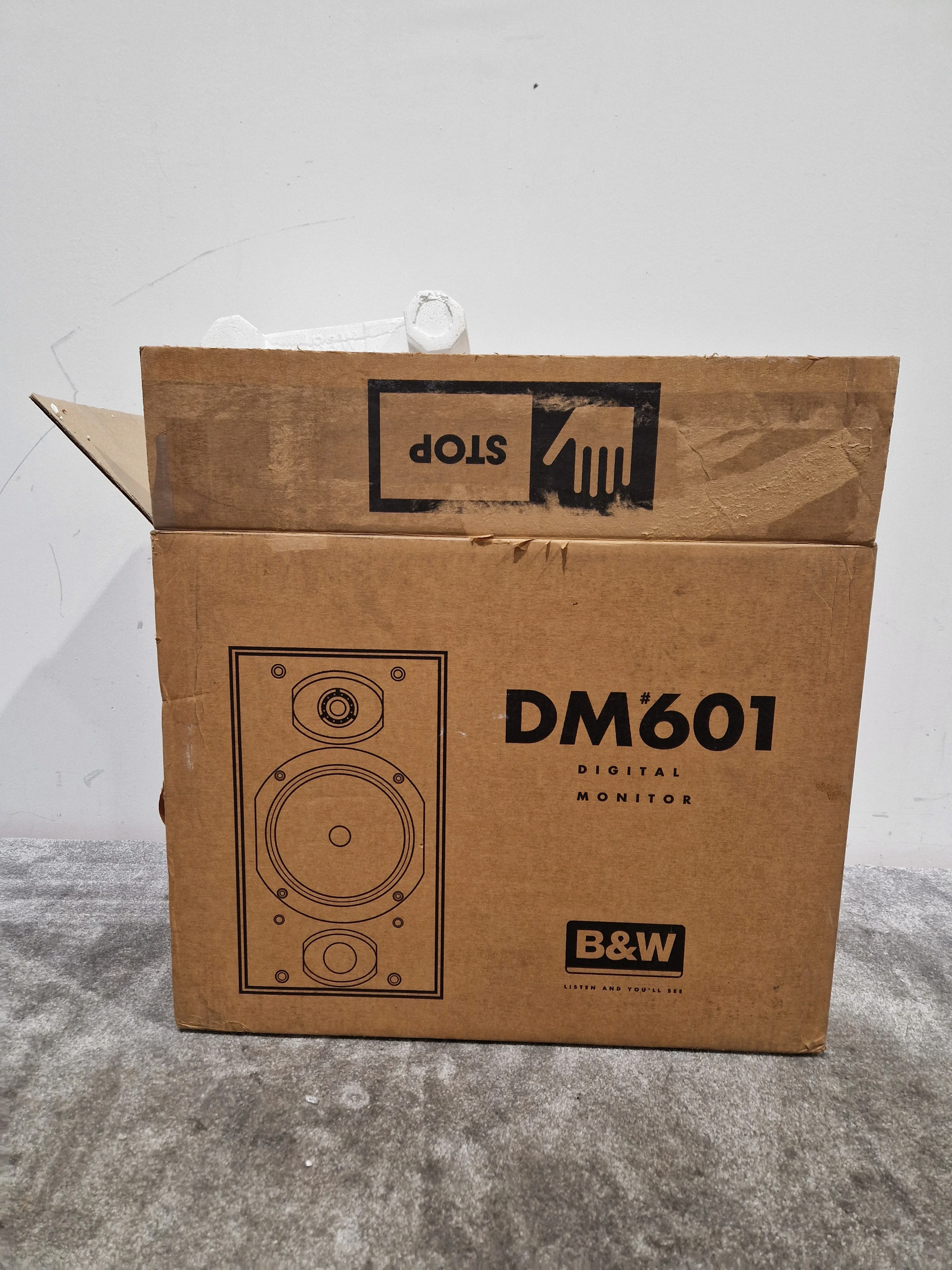 B&W DM601 Pair Speakers - Bookshelf Design - Excellent w/ Original Box - Image 3
