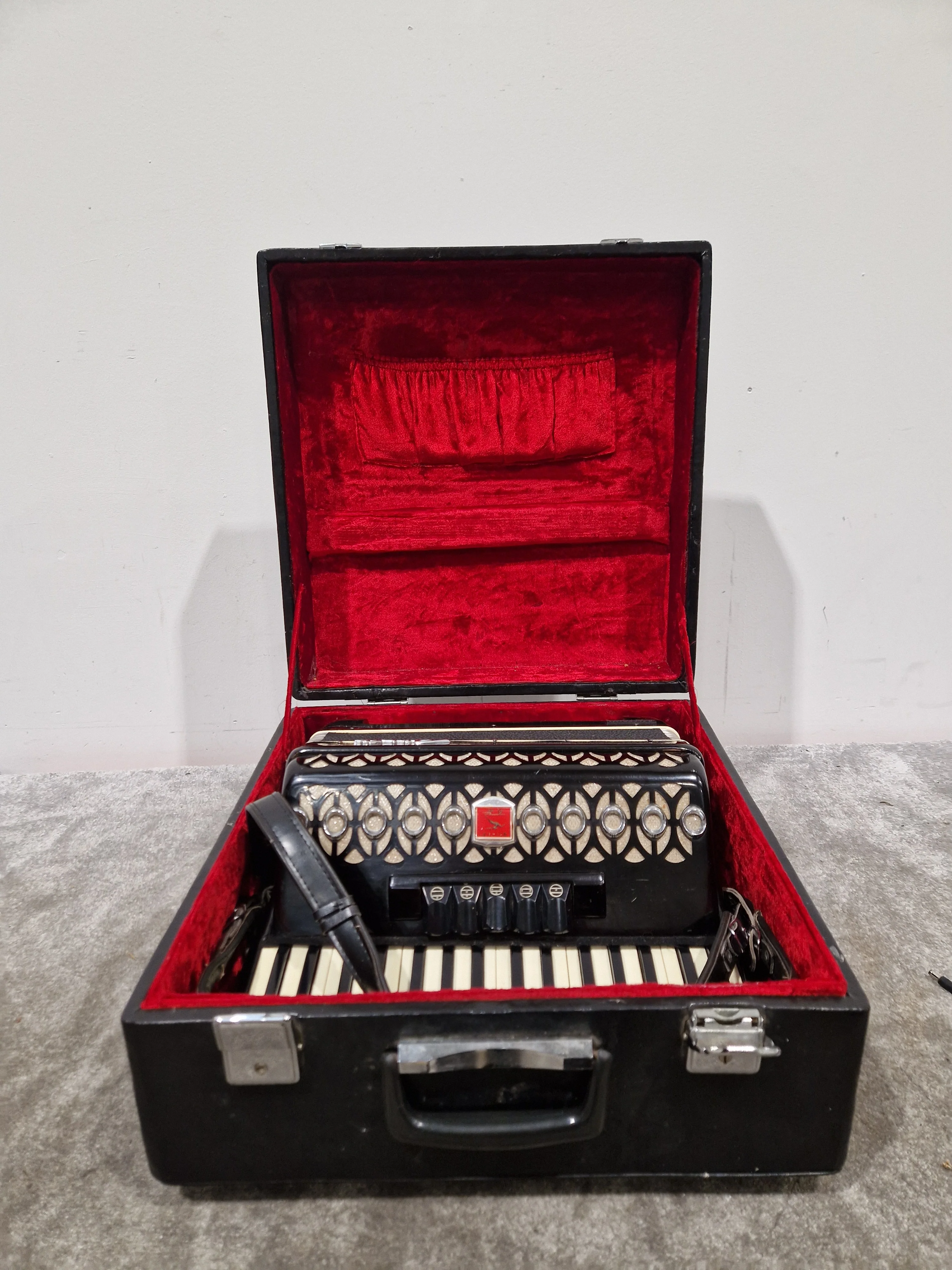 Baile Ballerina Piano Accordion Black Accordion - Well-Preserved Craftsmanship - Good w/ Hard Case - Image 22