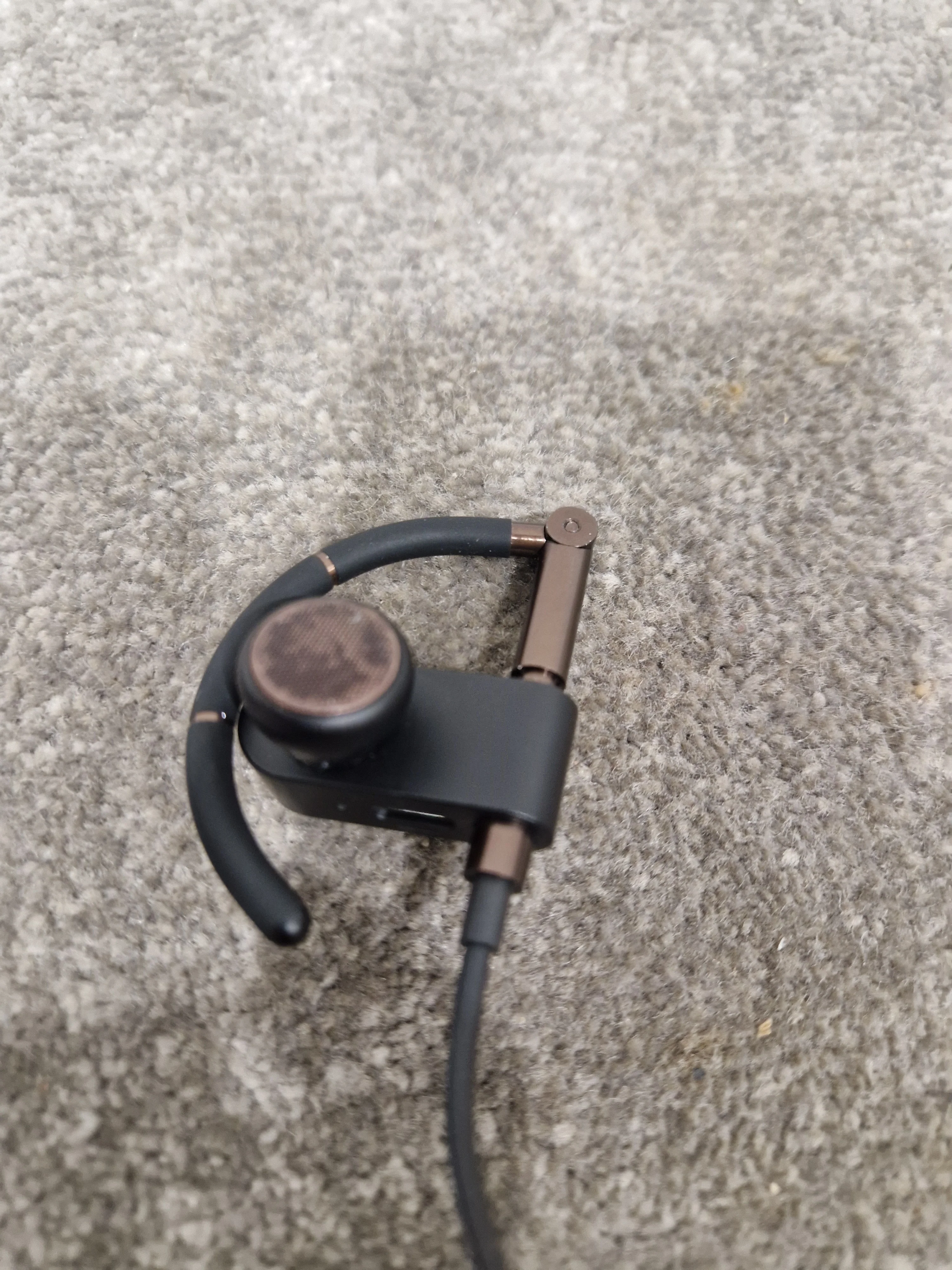 Bang & Olufsen Earset - Wireless Earphones - Bronze/Copper - Good - Image 7