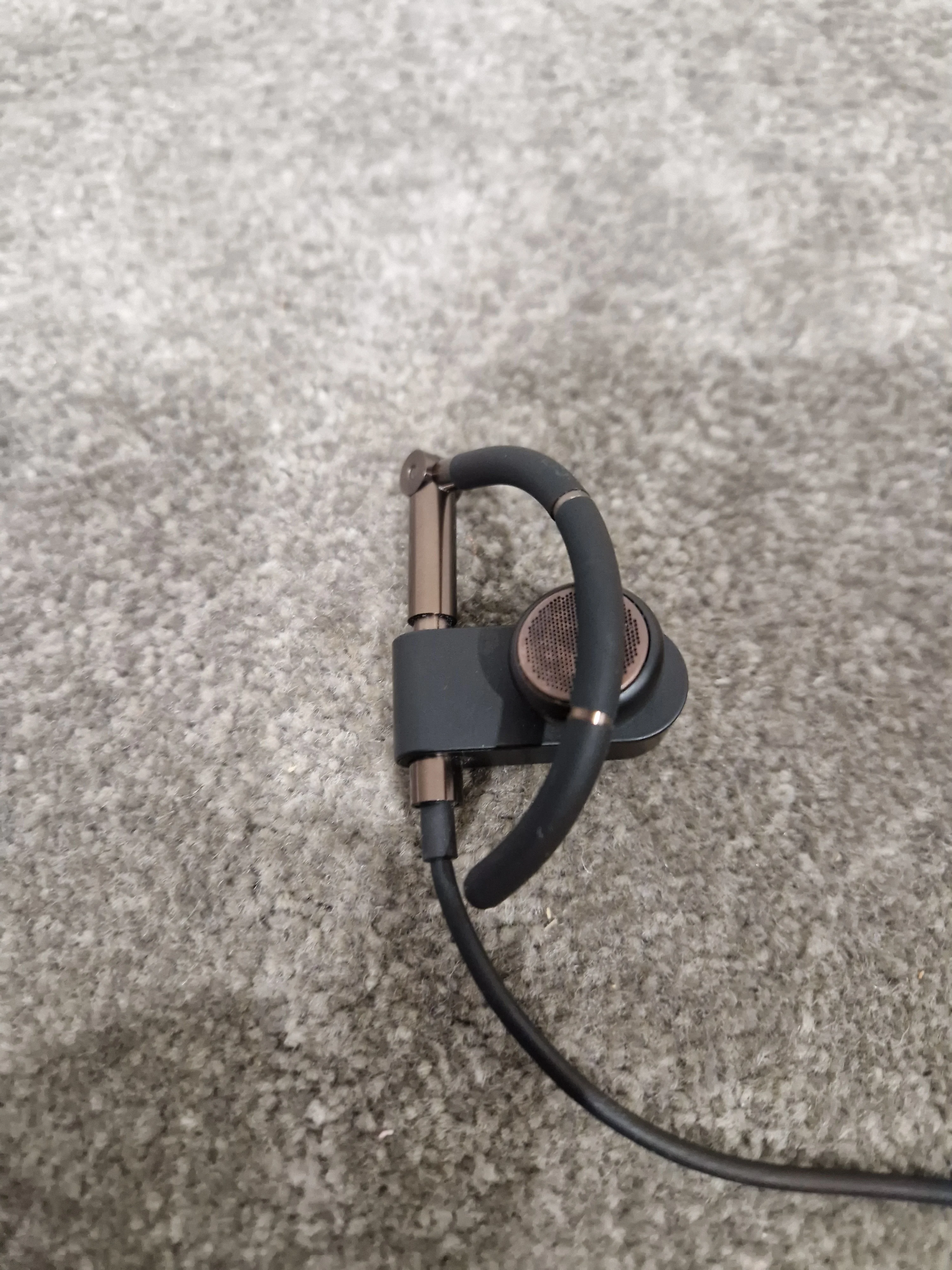 Bang & Olufsen Earset - Wireless Earphones - Bronze/Copper - Good - Image 8