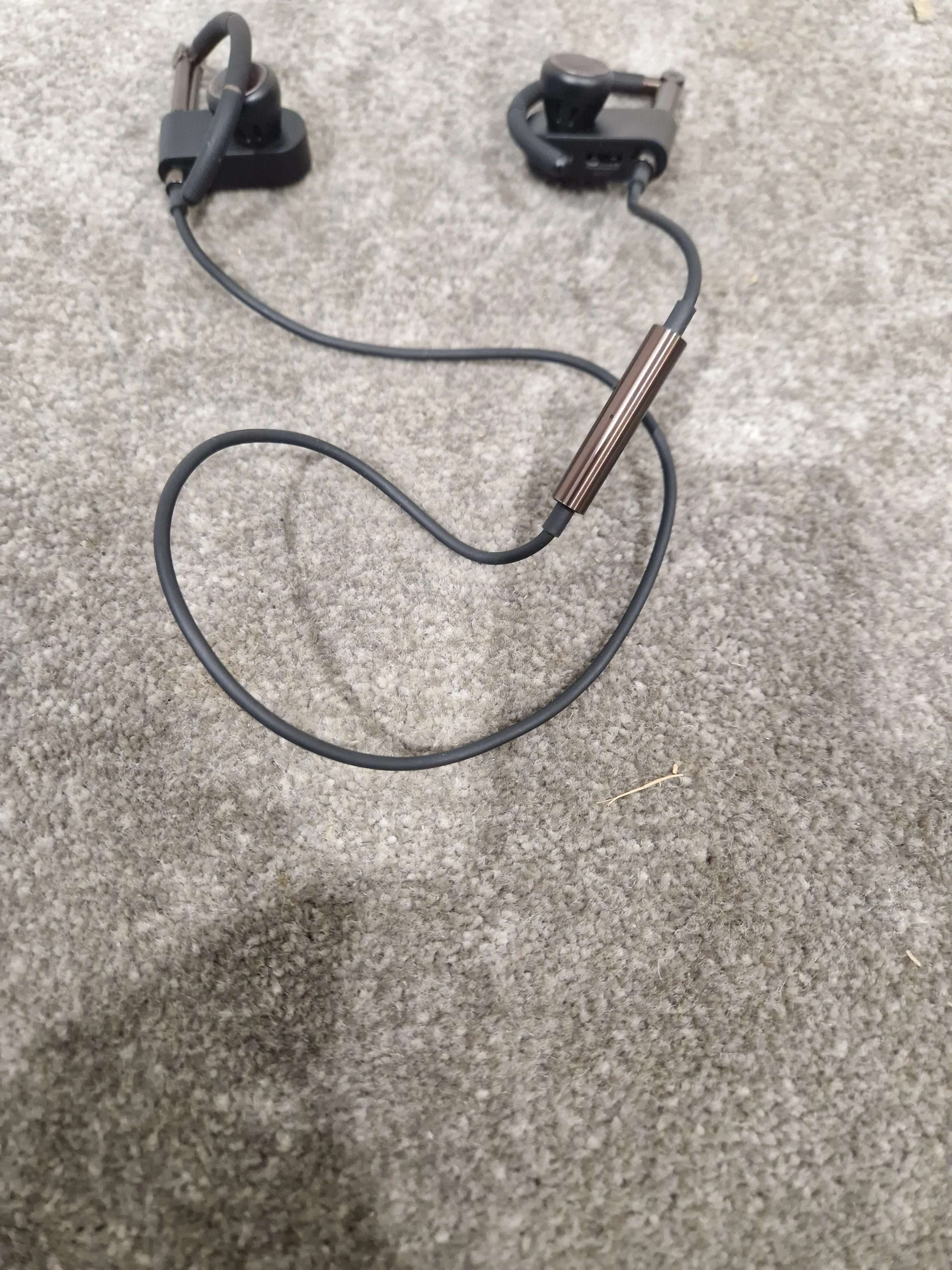 Bang & Olufsen Earset - Wireless Earphones - Bronze/Copper - Good - Image 9