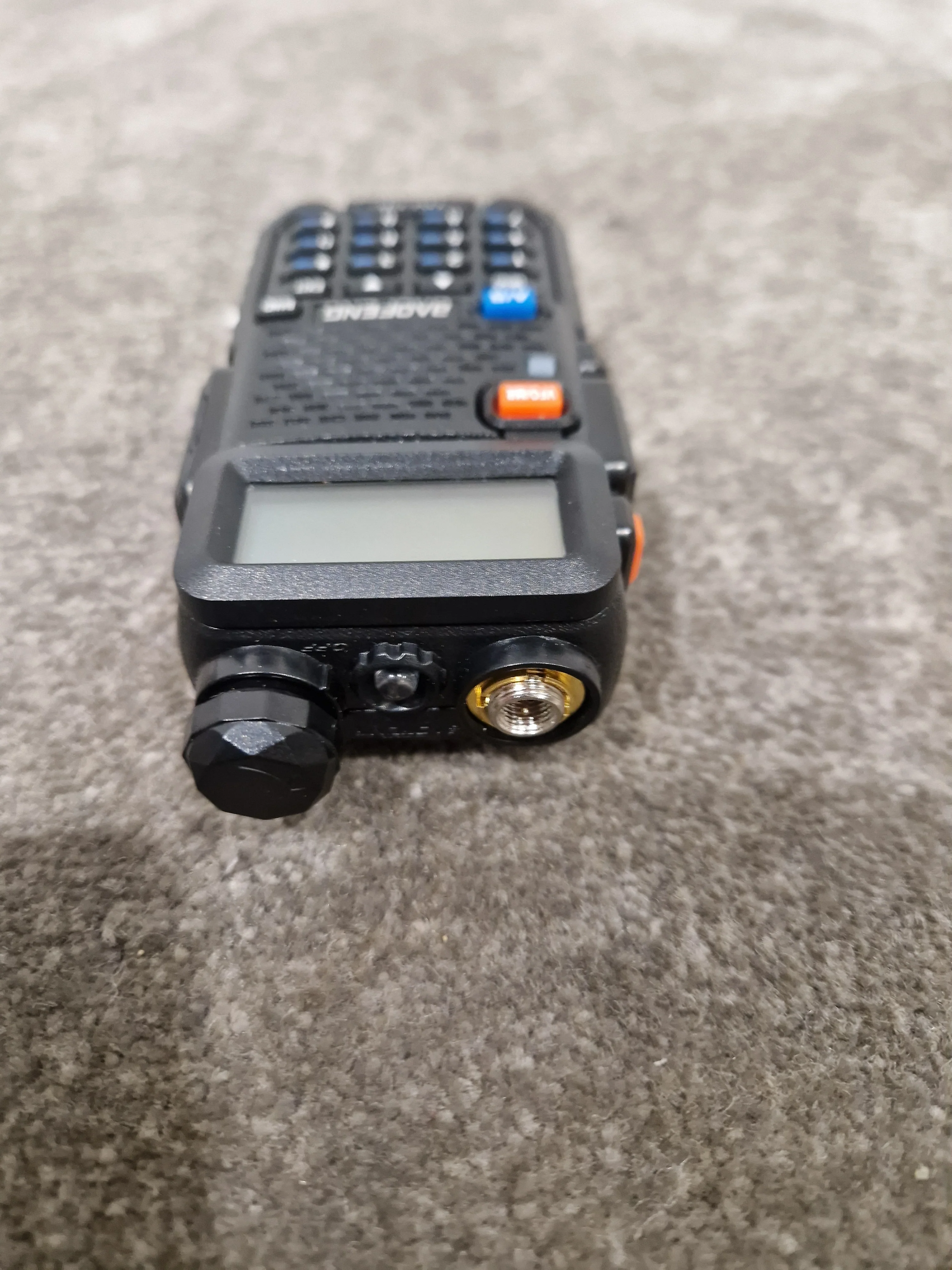 Baofeng UV-5R Black Receiver - Like New w/ Original Box & charging port, Antennae - Image 3