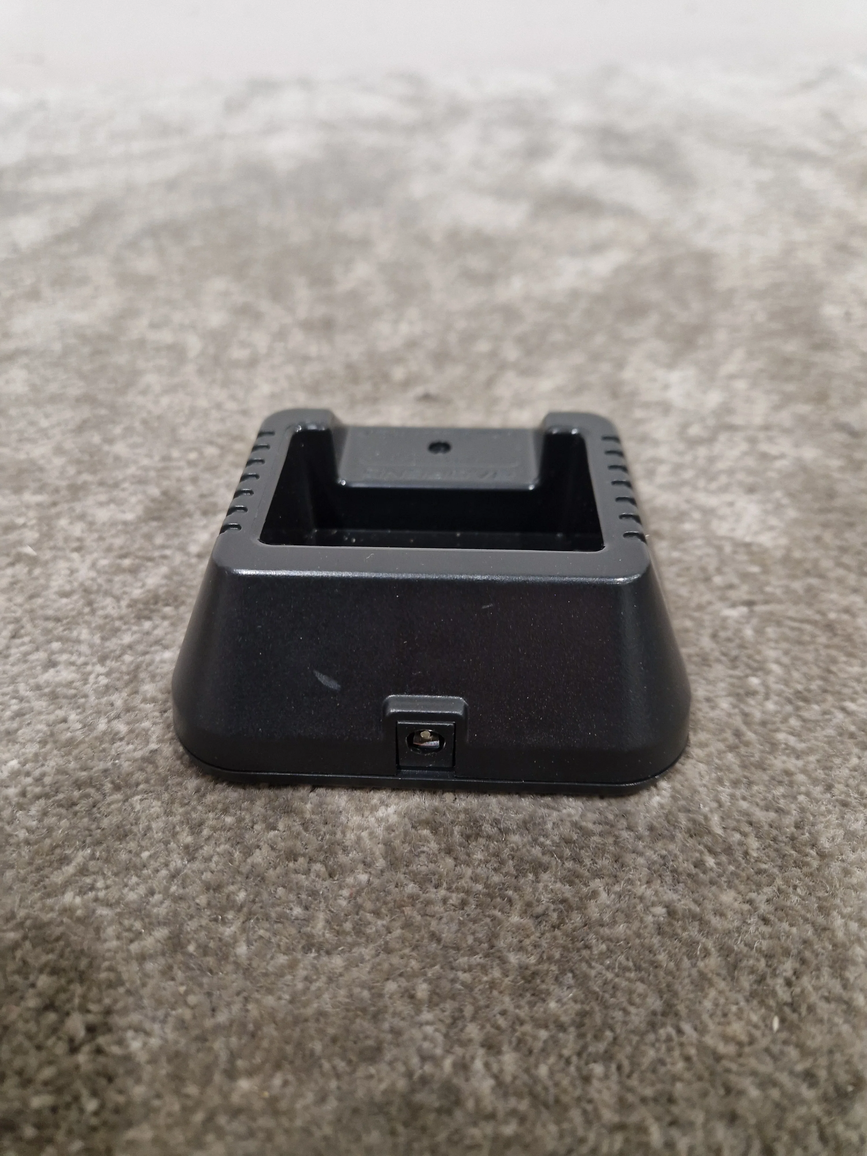 Baofeng UV-5R Black Receiver - Like New w/ Original Box & charging port, Antennae - Image 5