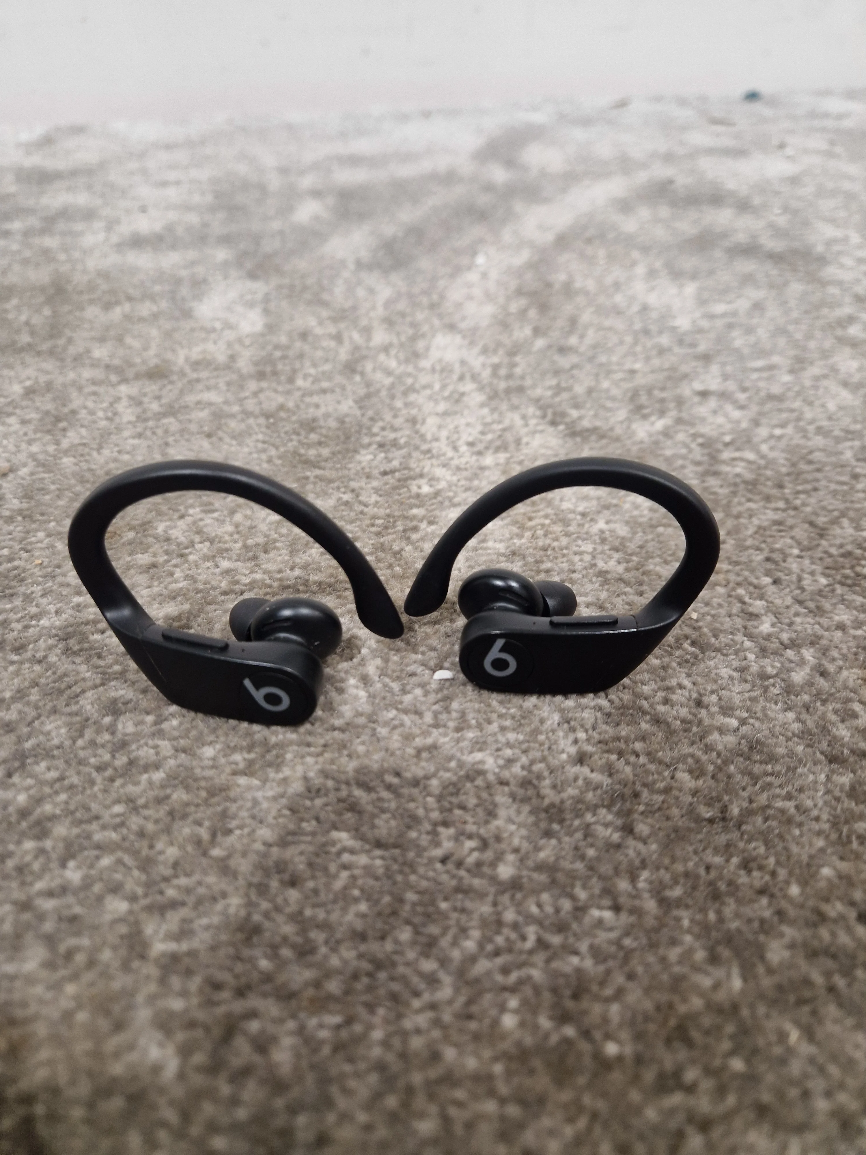 Beats Powerbeats Pro - Wireless Earbuds - Black - Excellent - Image 9