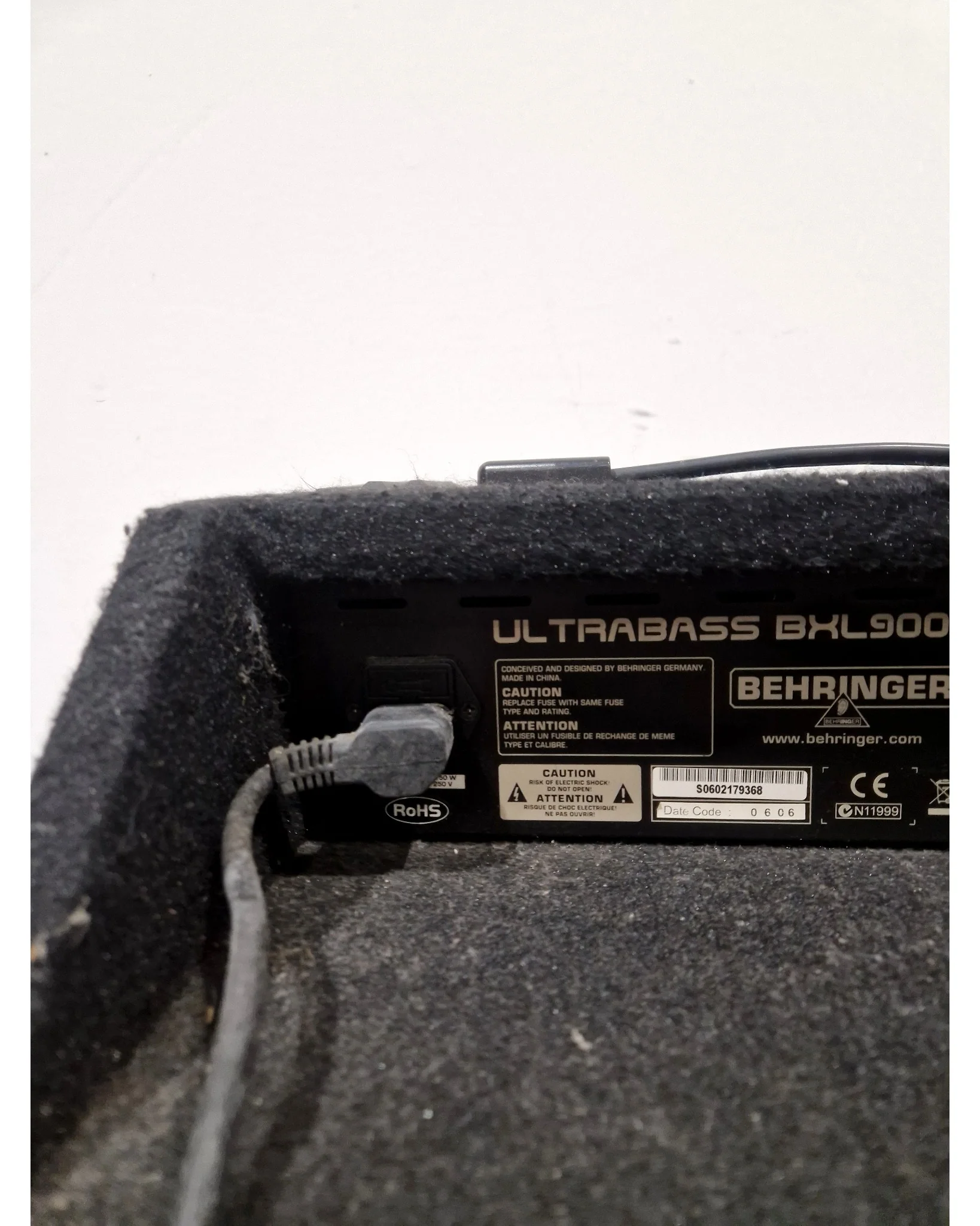 Behringer BXL900A - Bass Amplifier Combo - Black - Good - Image 4