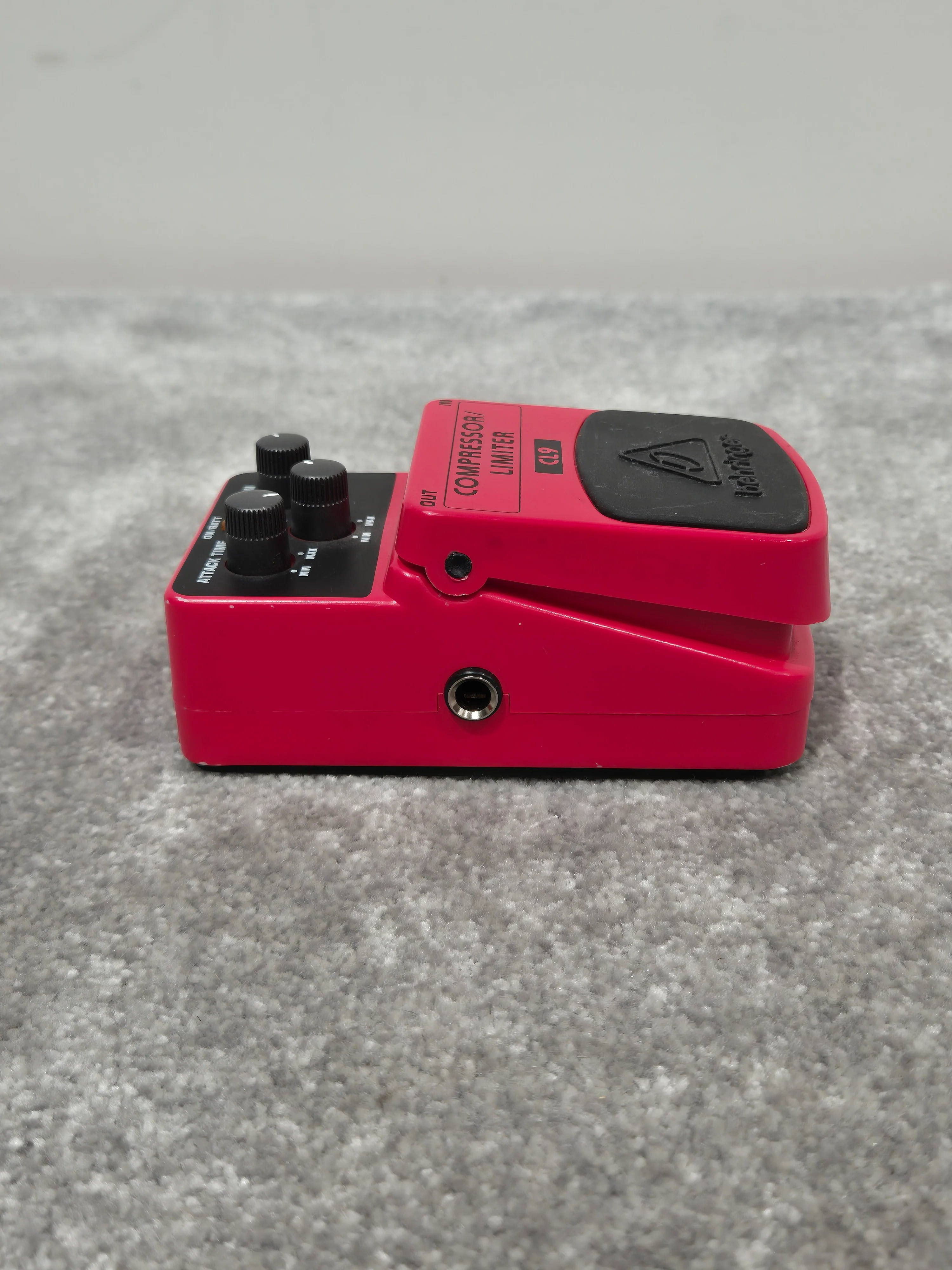 Behringer CL9 Compressor/Limiter - Guitar and Bass Effect Pedal - Excellent - Image 4