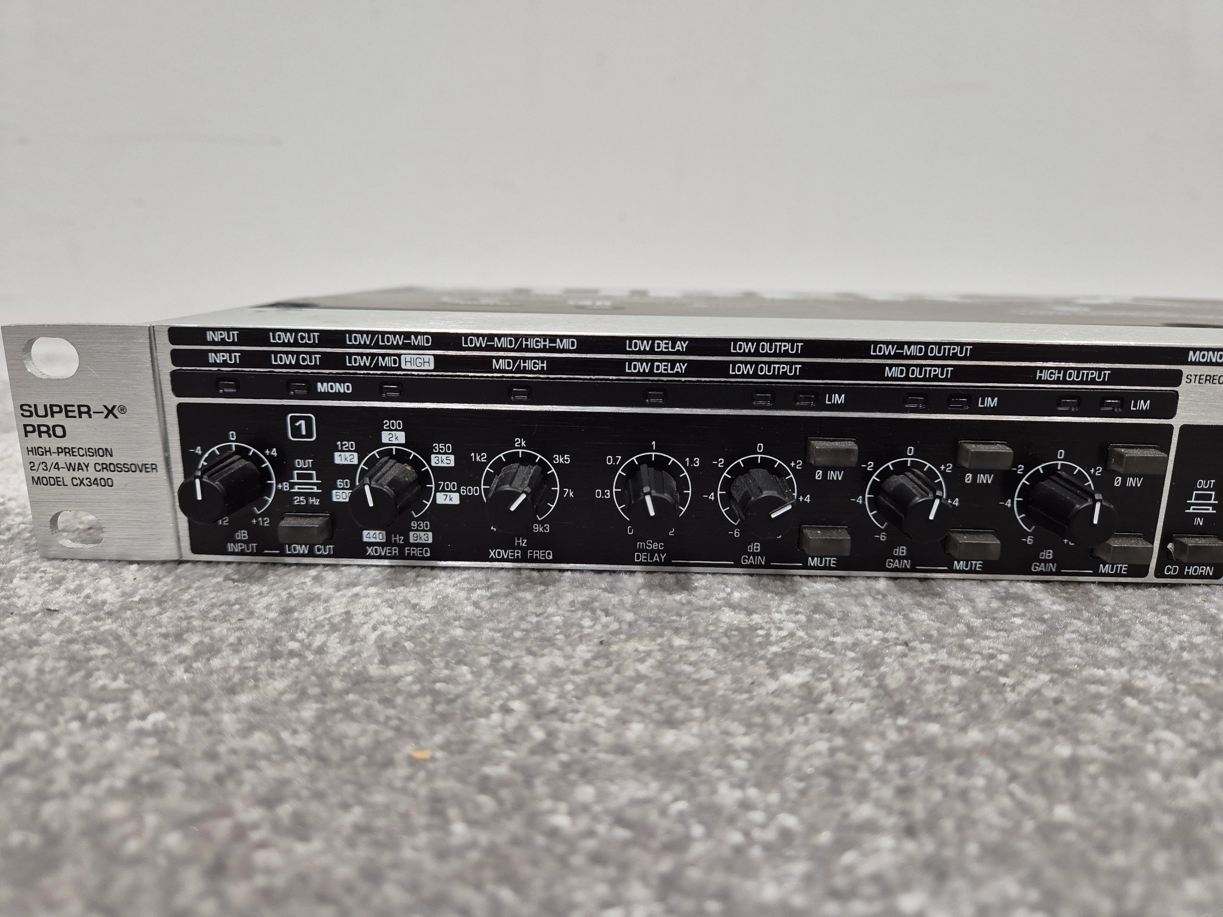 Behringer CX3400 V2 Super-X - High-Precision Stereo Crossover - Image 2