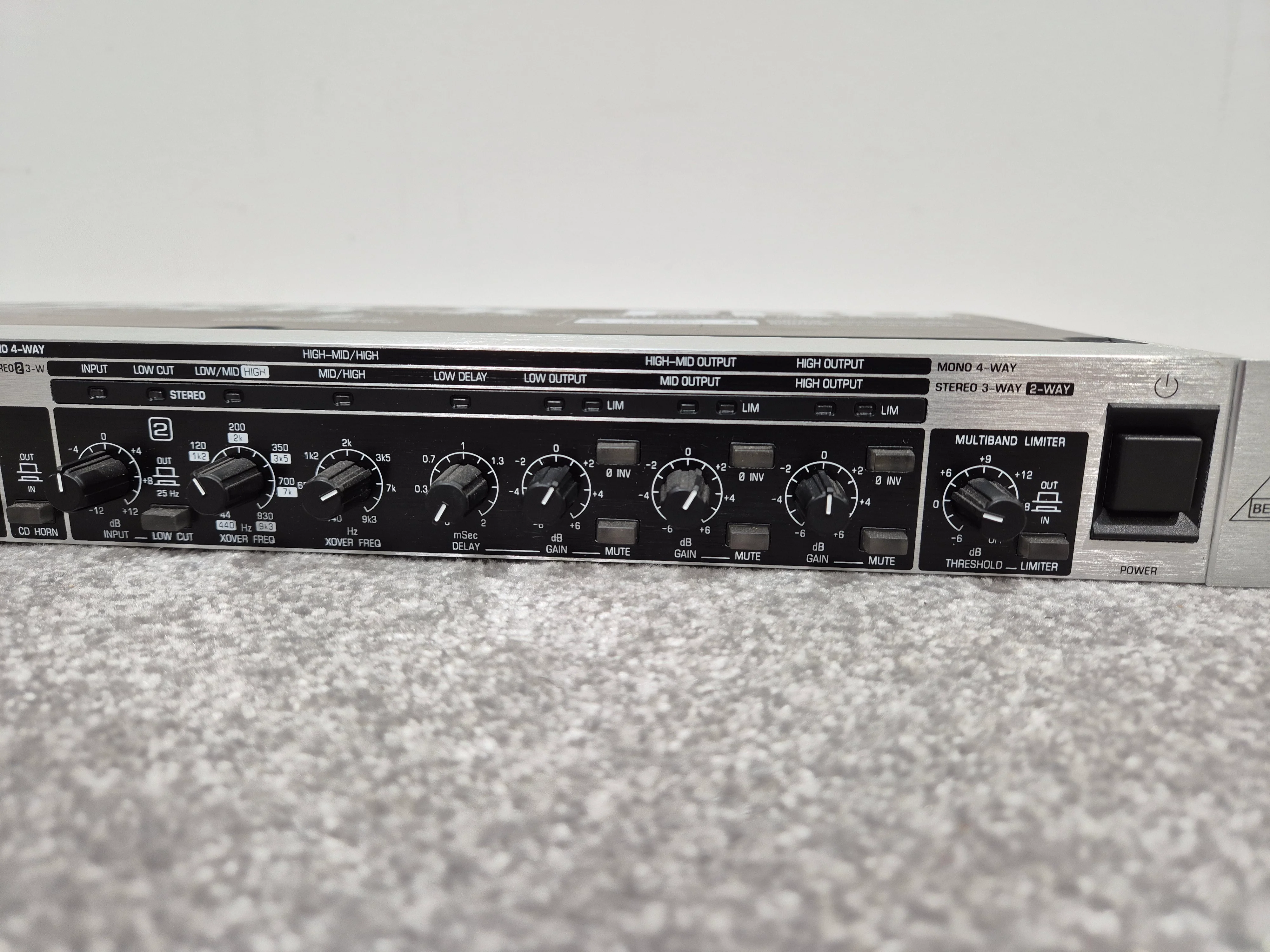 Behringer CX3400 V2 Super-X - High-Precision Stereo Crossover - Image 3