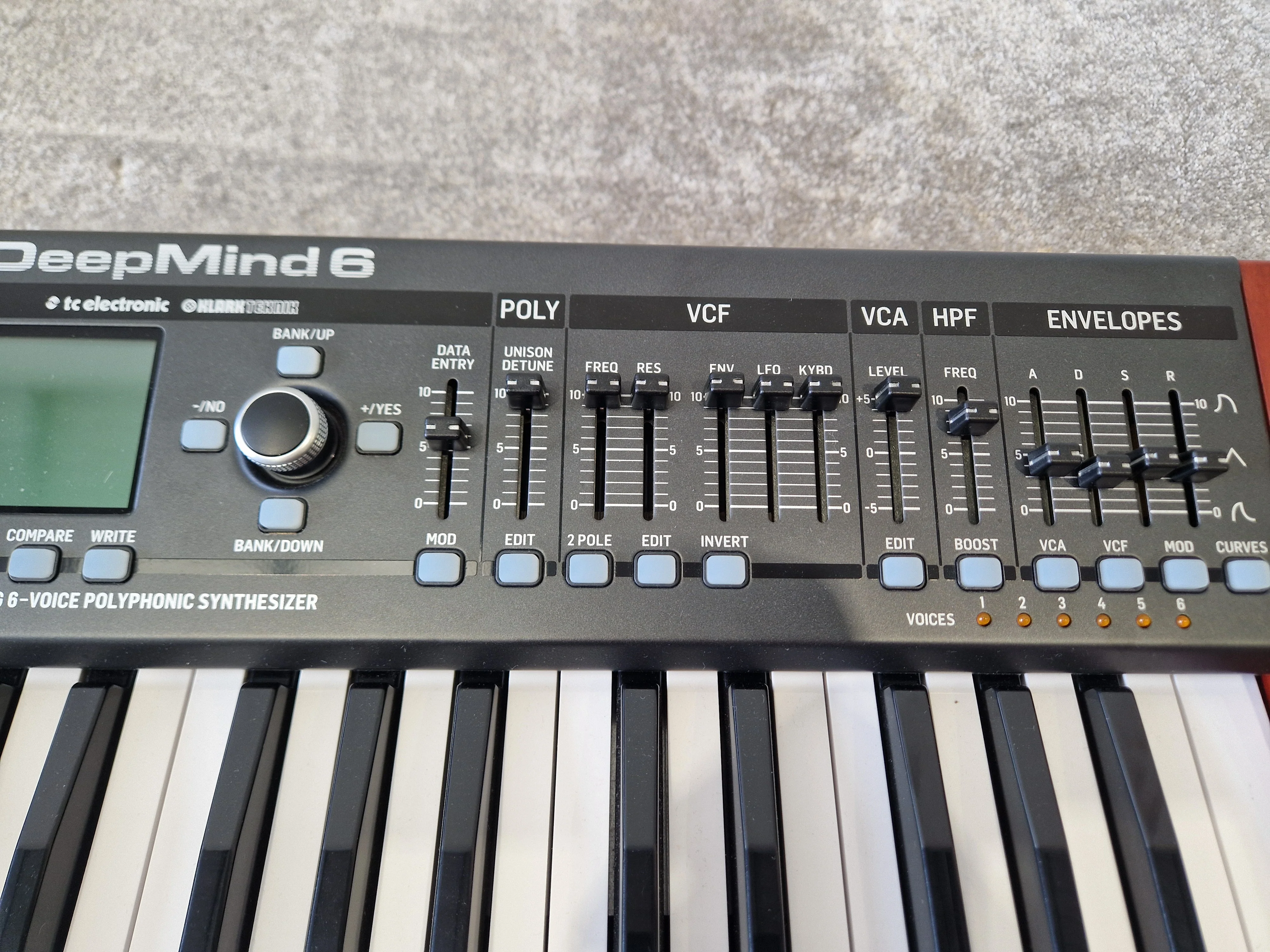 Behringer DeepMind 6 Synthesizer – 6-Voice Analog Polyphony  – Mint w/ Original Box - Image 6