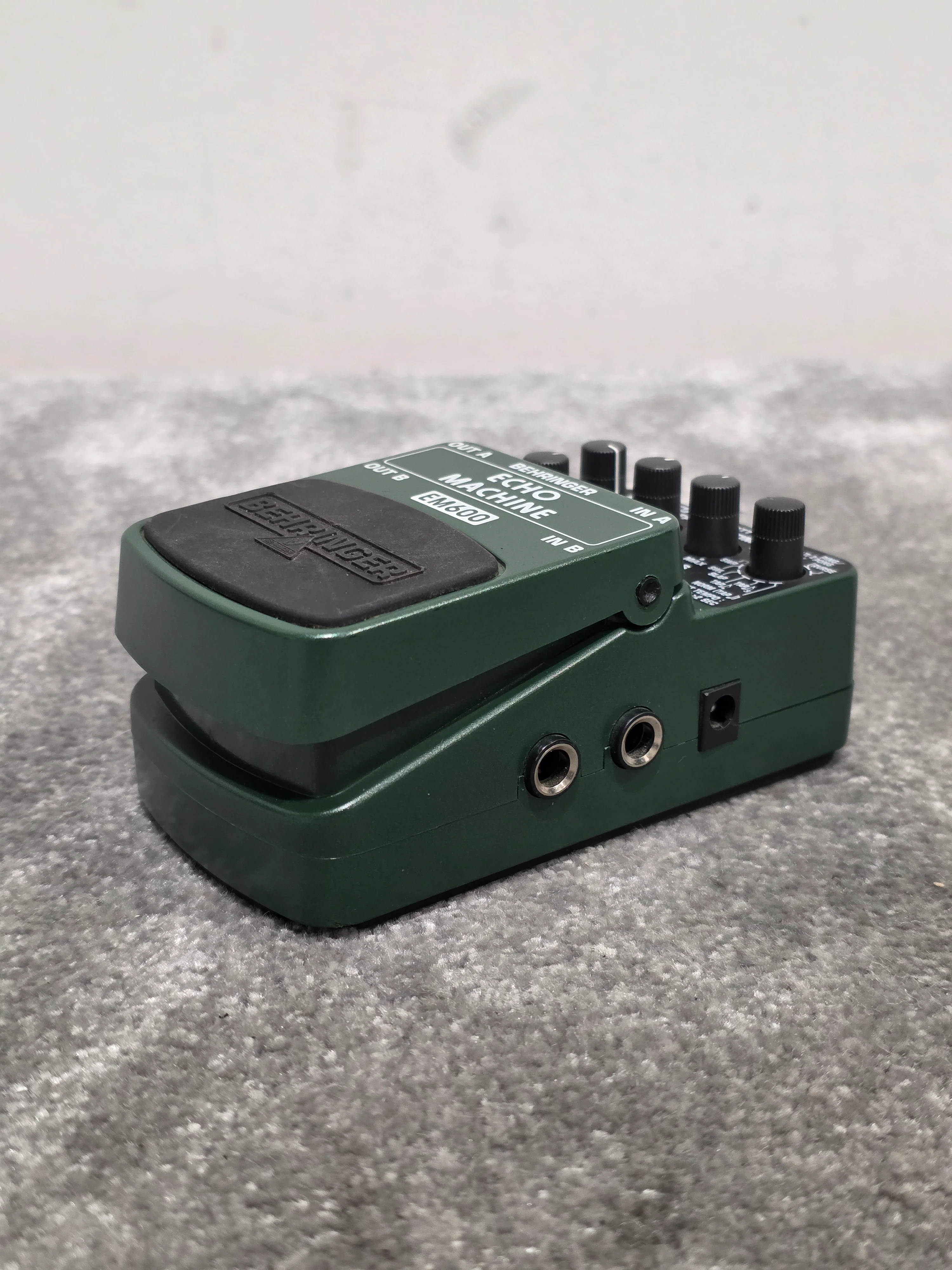 Behringer EM600 Echo Machine - Guitar Effects Pedal - Green - Good - Image 3