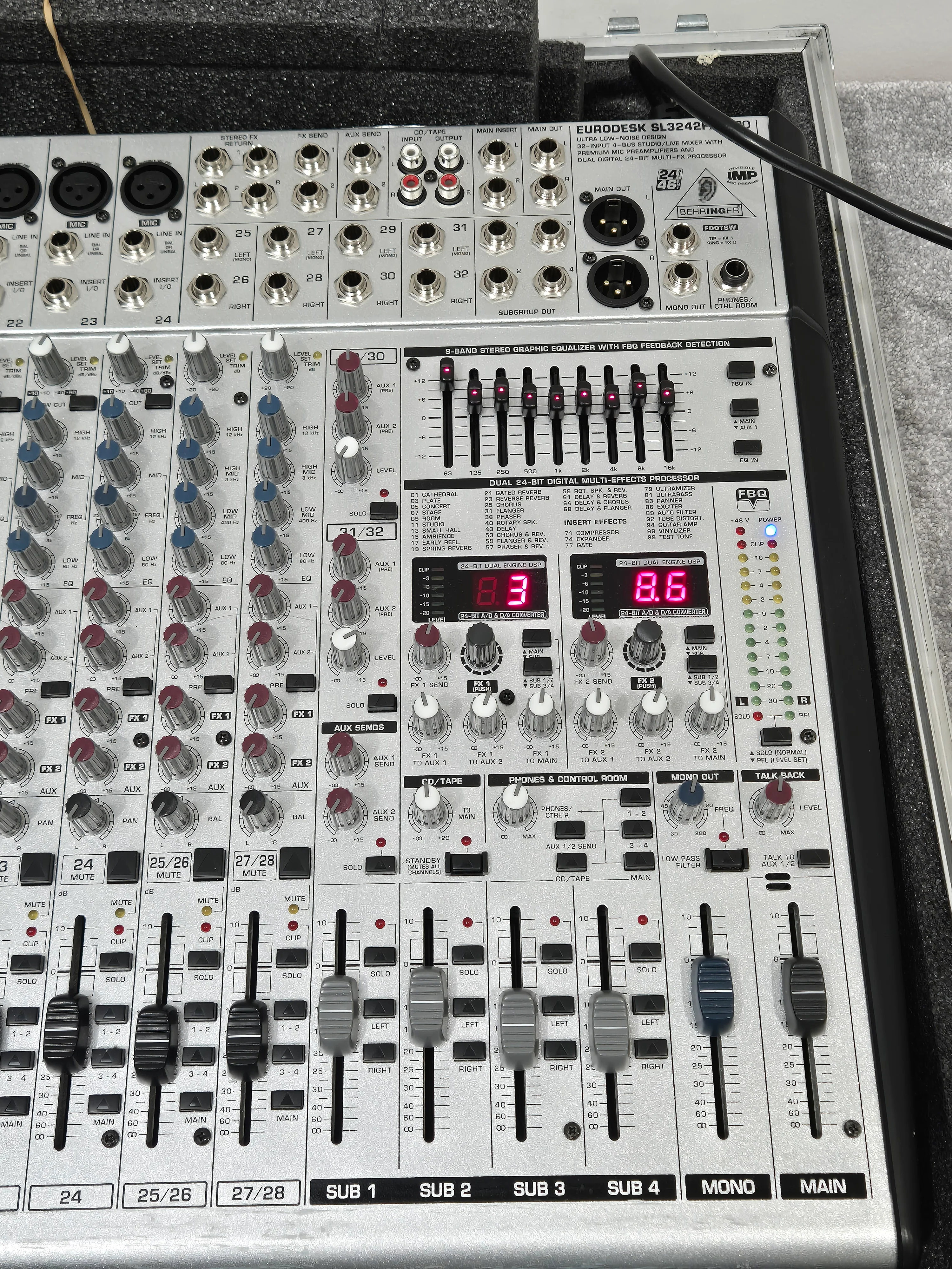 Behringer Eurodesk SL3242FX Pro - 32-input 4-bus Studio/Live Mixer (Read Description) - Image 2