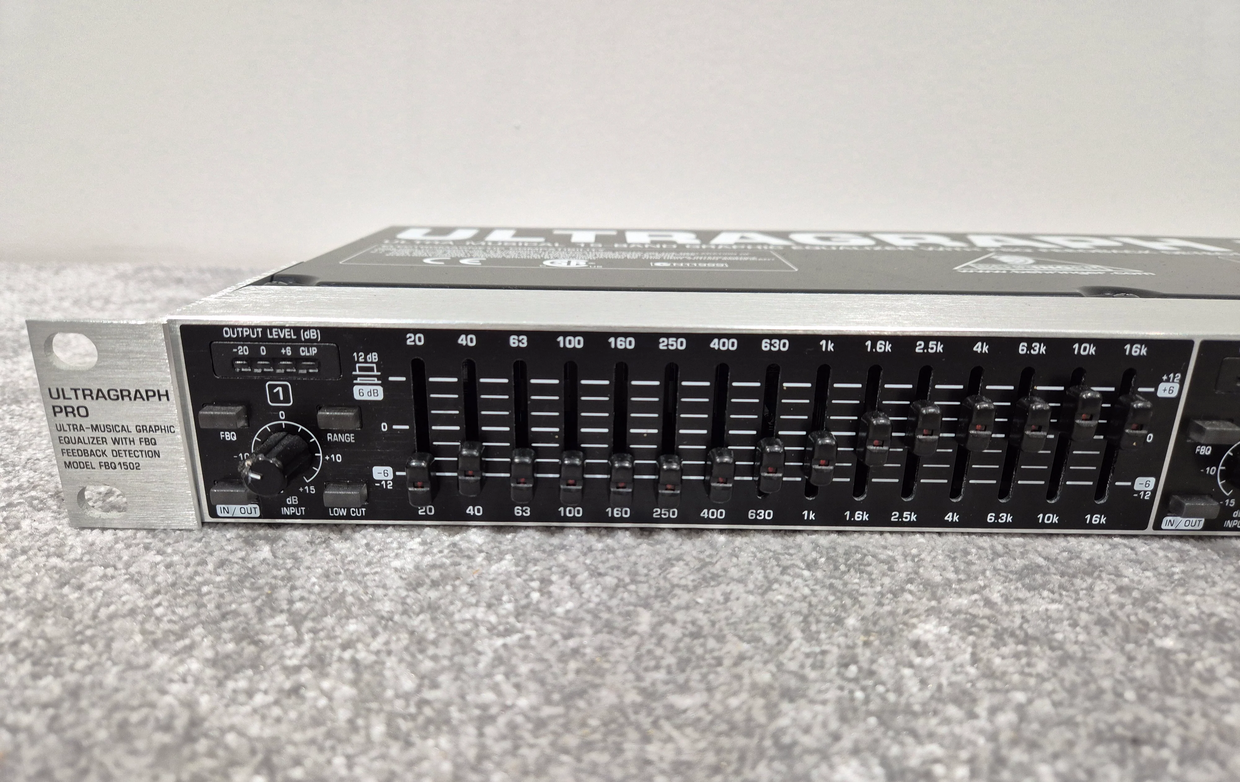 Behringer FBQ1502 Ultragraph Pro - 15-Band Stereo Graphic Equalizer - Image 3