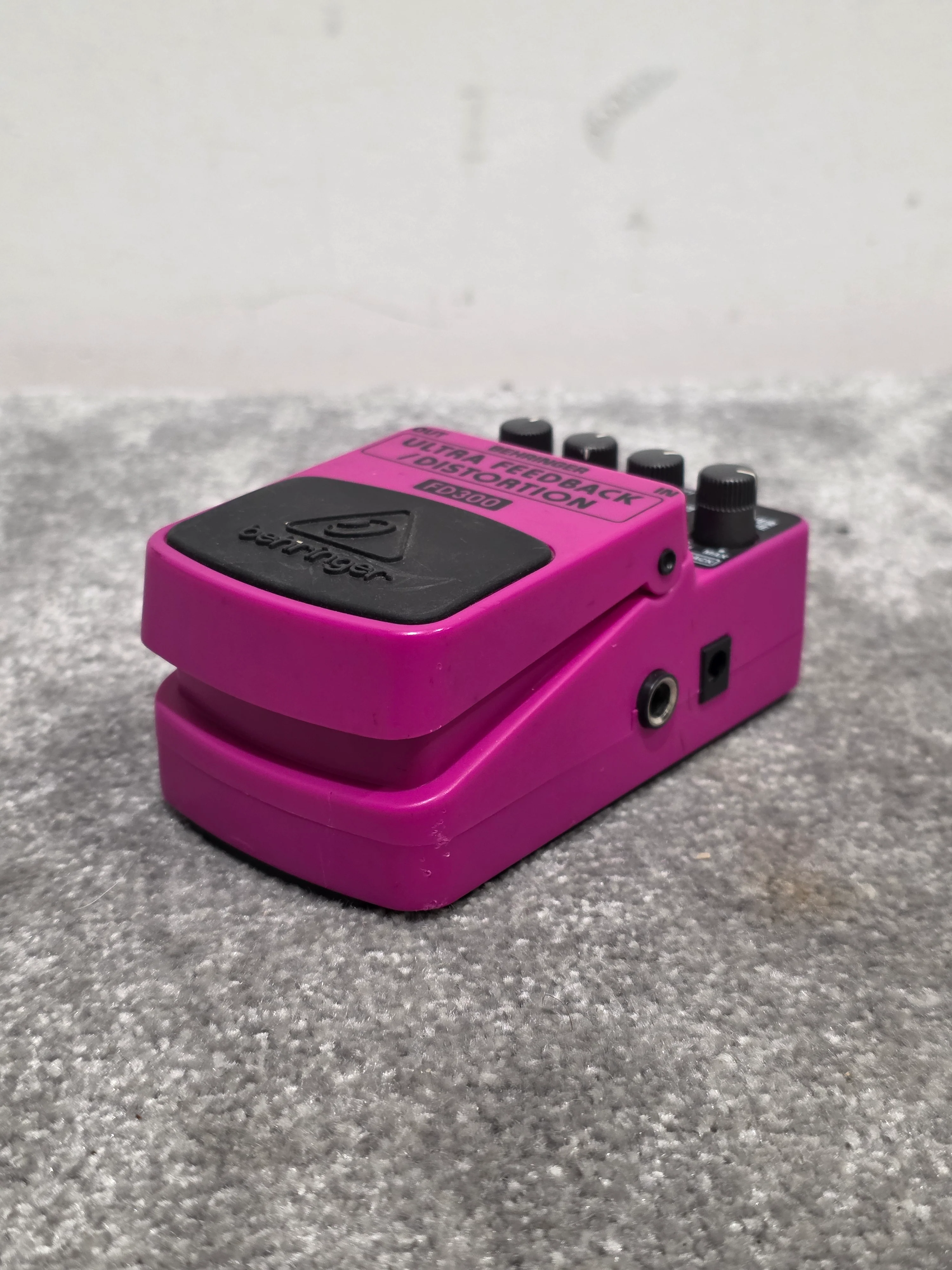 Behringer FD300 - Ultra Feedback/Distortion Pedal - Pink - Good - Image 2