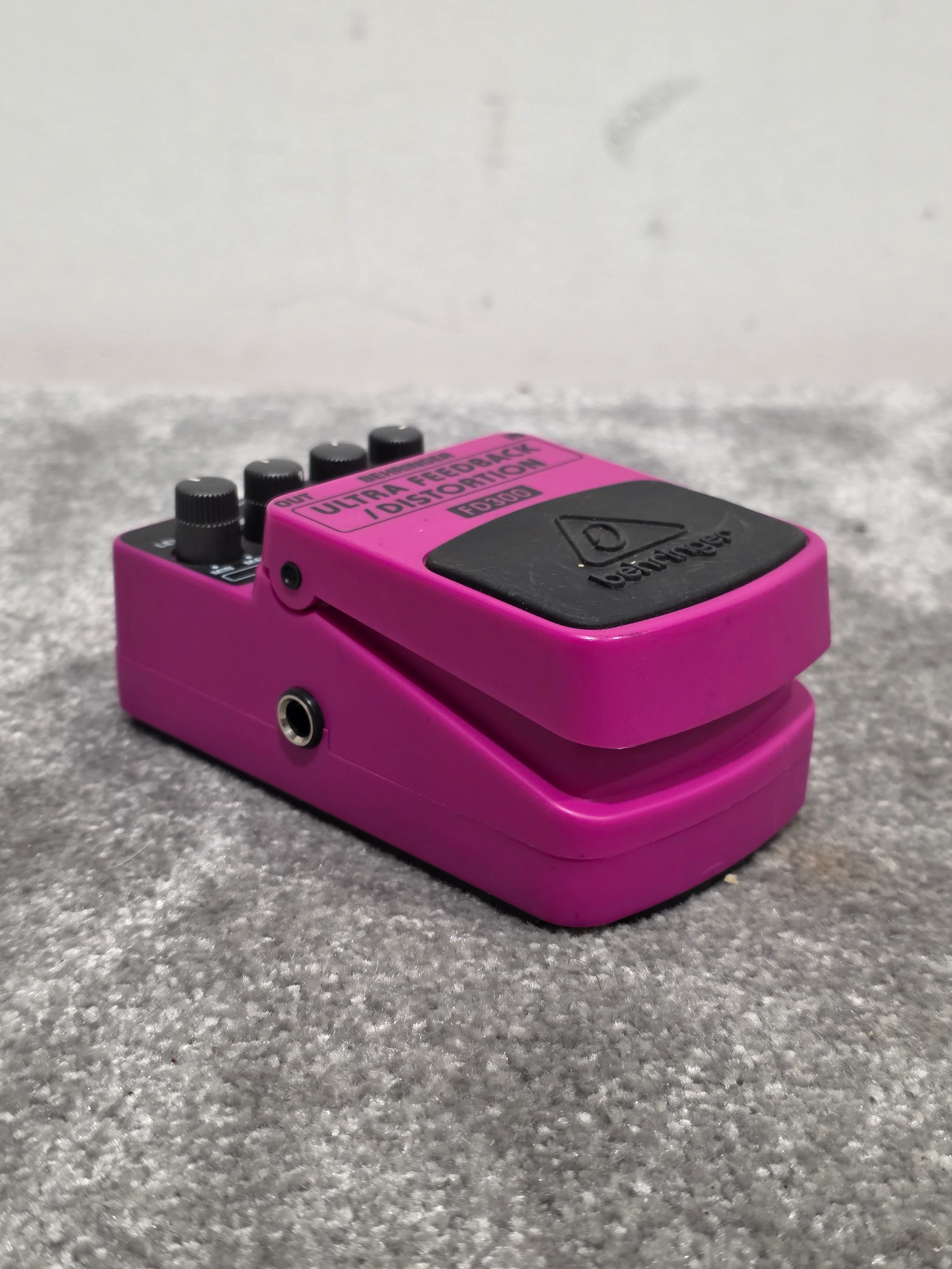 Behringer FD300 - Ultra Feedback/Distortion Pedal - Pink - Good - Image 5