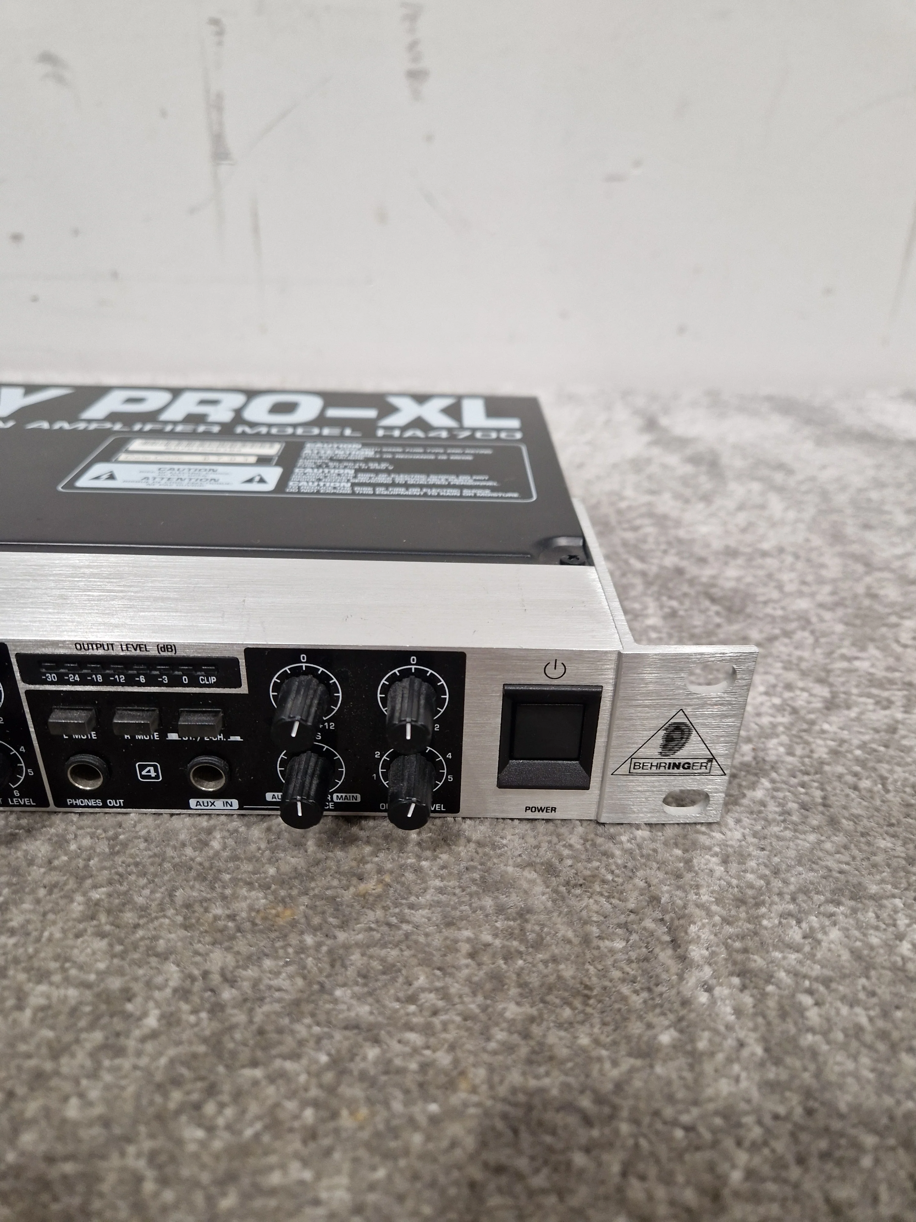 Behringer HA4700 - 4-Channel Headphone Amp - Excellent w/ Power Supply - Image 2