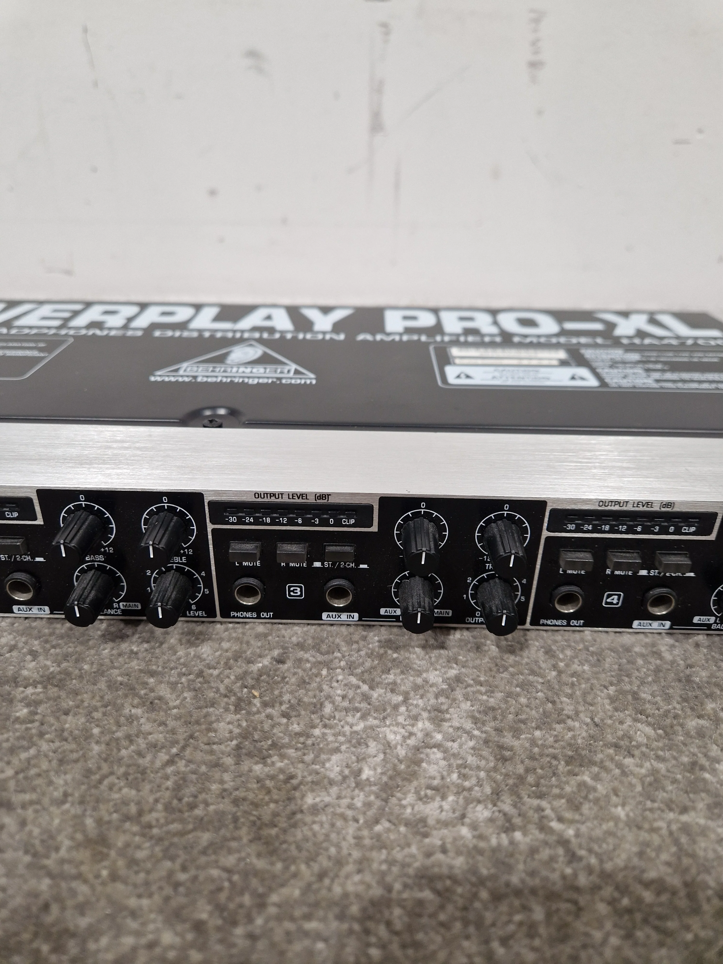 Behringer HA4700 - 4-Channel Headphone Amp - Excellent w/ Power Supply - Image 3