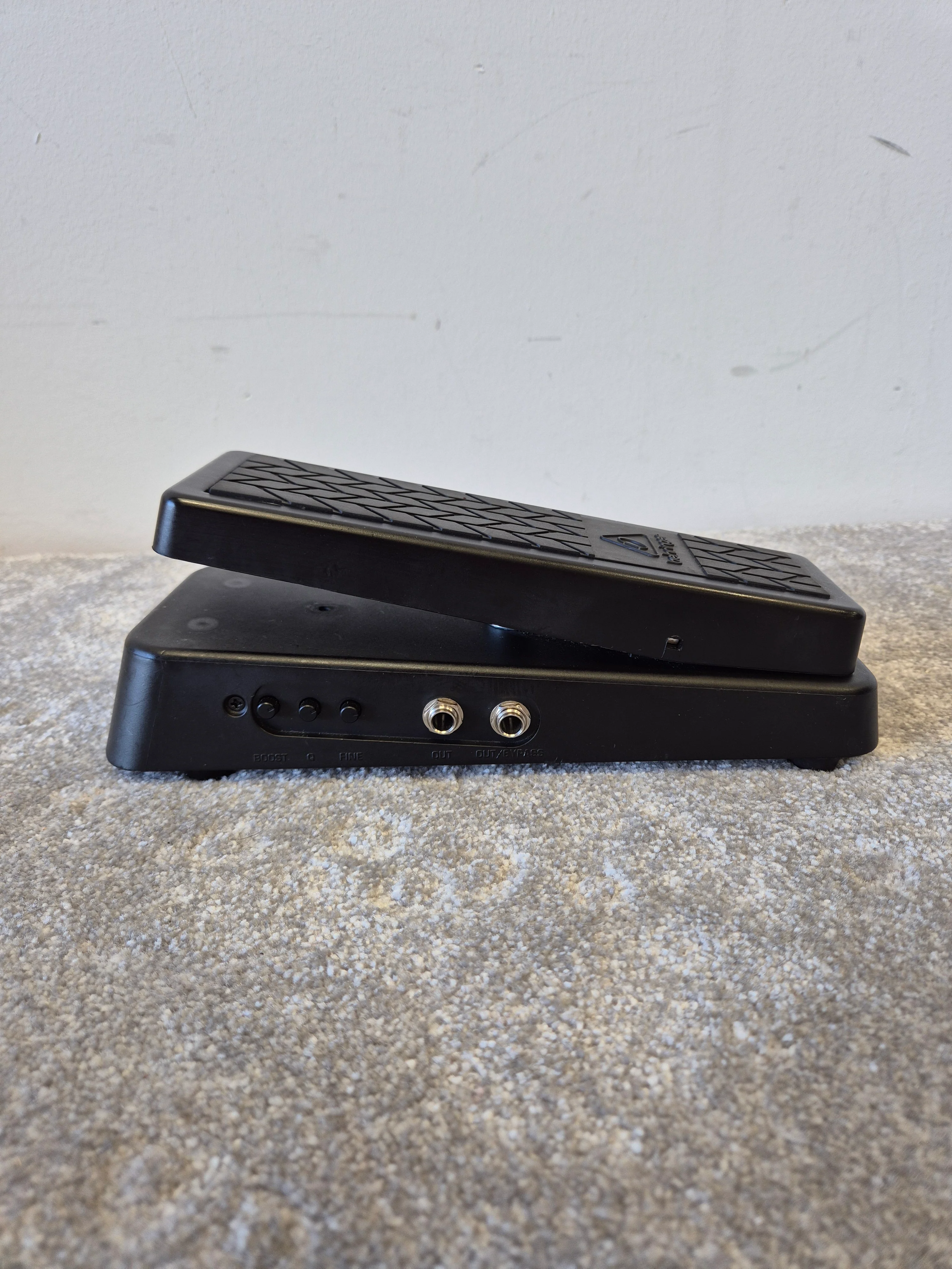 Behringer HB01 Hellbabe - Wah Pedal - Excellent - Image 4