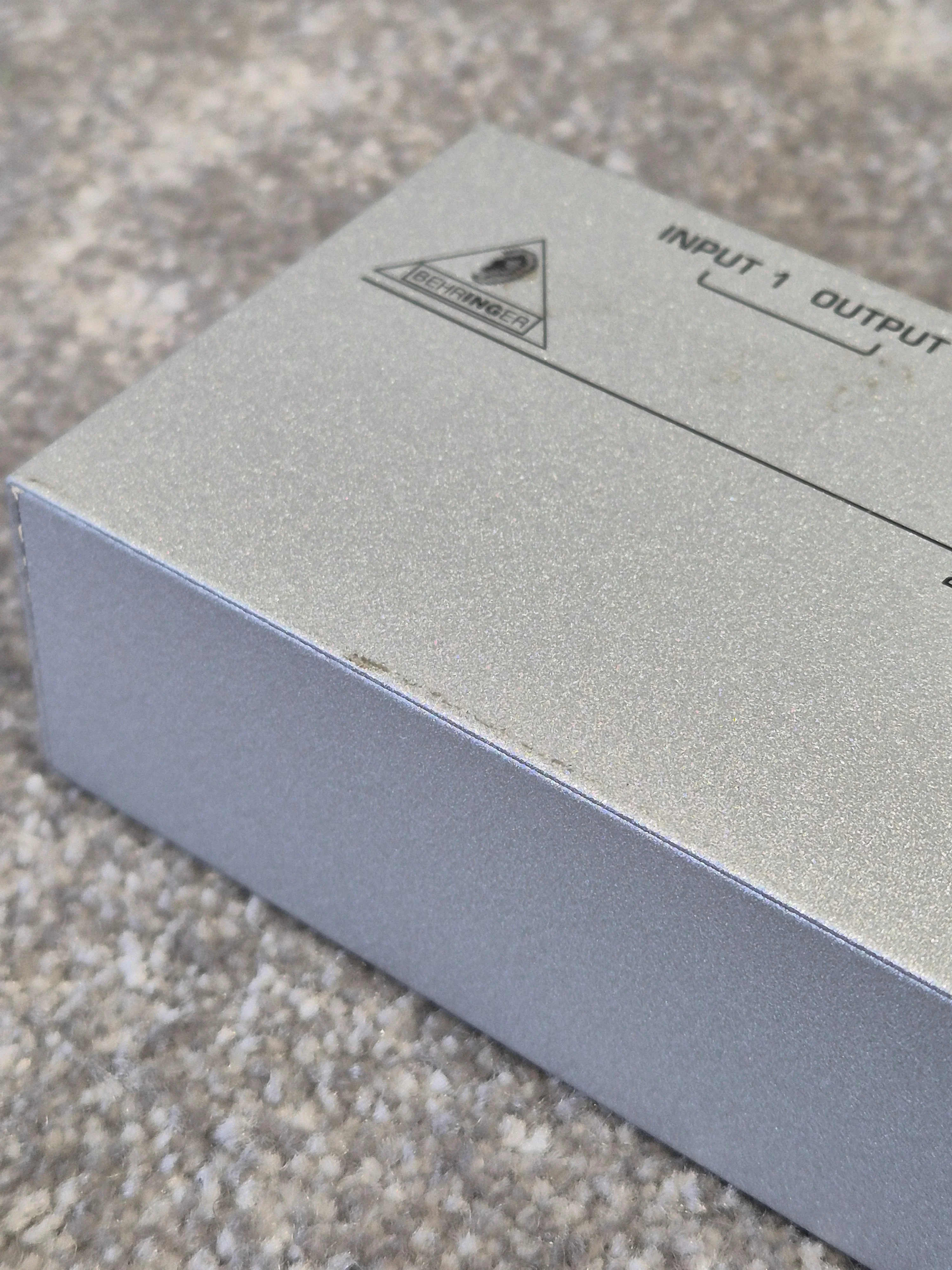 Behringer MicroHD HD400 - Hum Destroyer - Image 6
