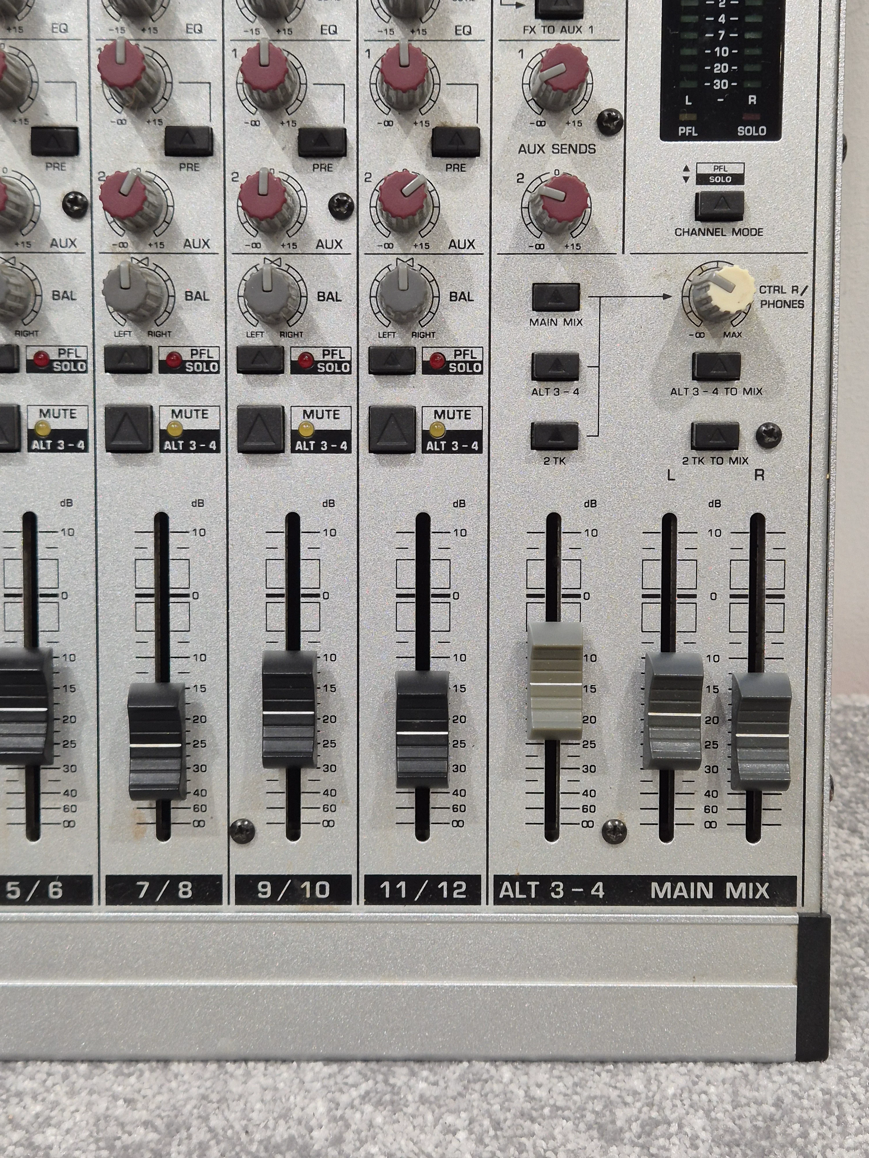 Behringer Eurorack MX1604A - 16-Channel Mixer - Excellent - Image 5